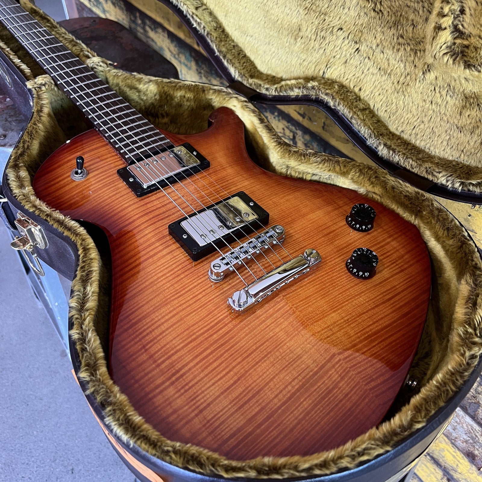 Cort Pagelli PAG-I Signature Series – Light Chocolate Burst (2006)