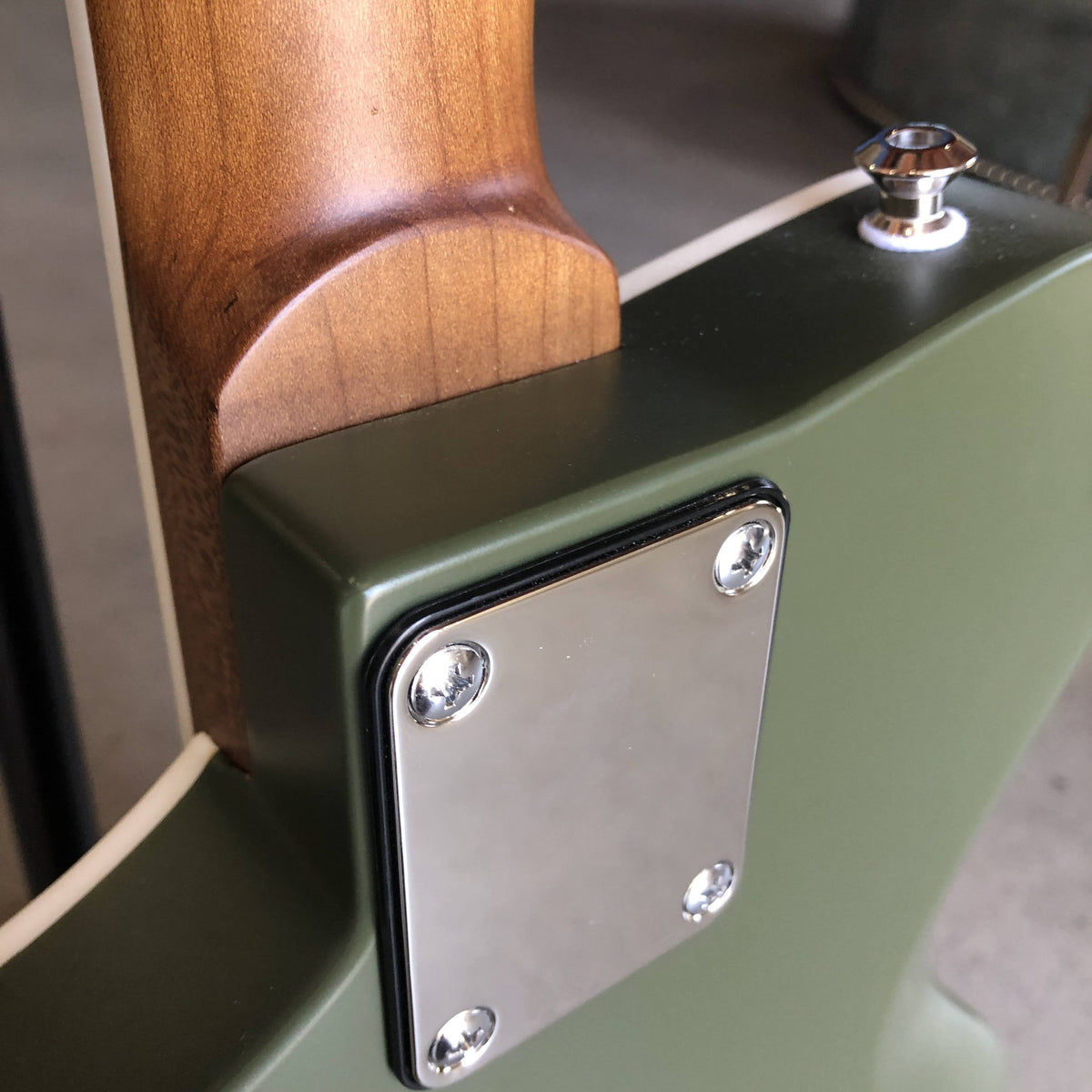 Kauer Guitars Korona - Satin Olive Green - #104