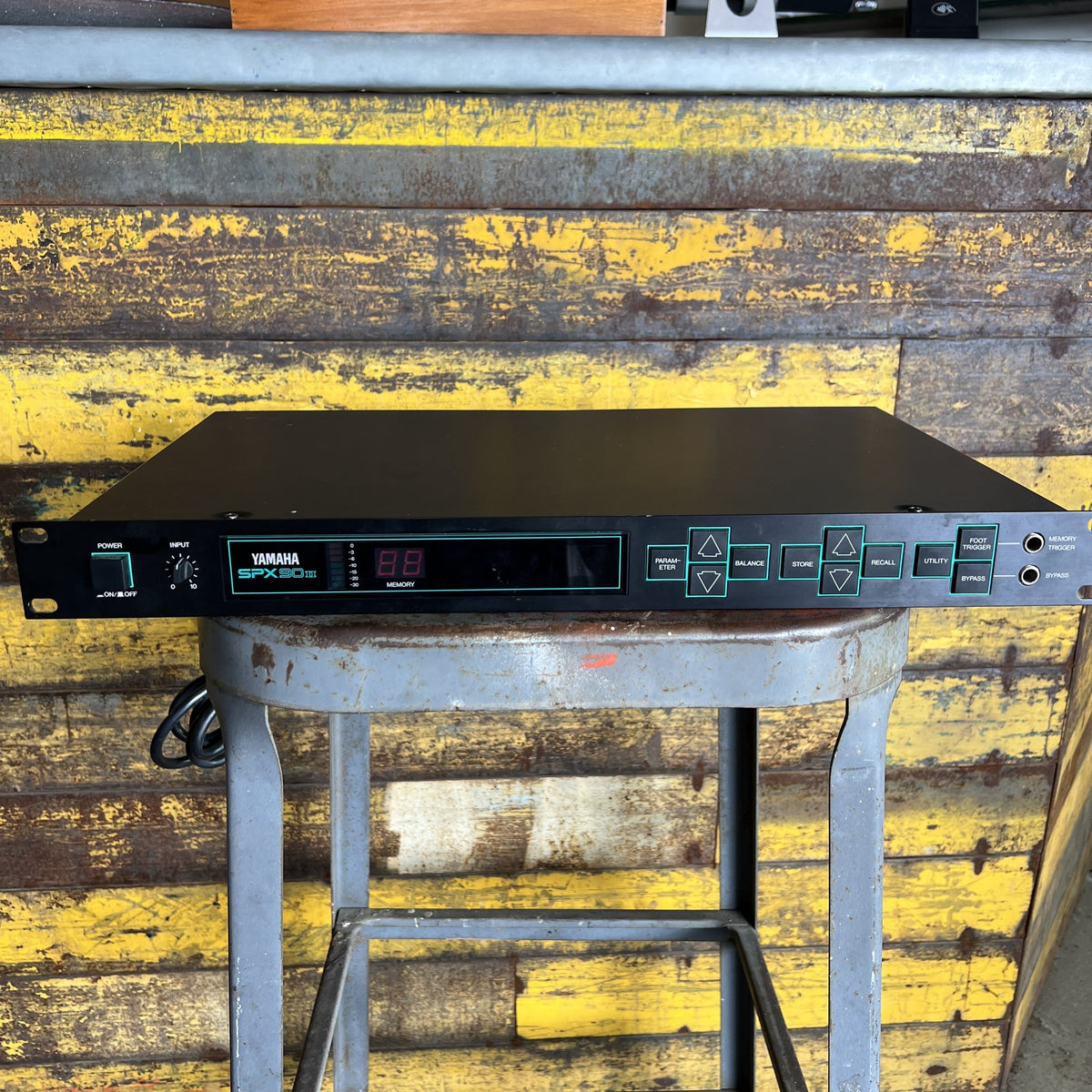 Vintage Yamaha SPX90 II Digital Multi-Effects Processor front panel