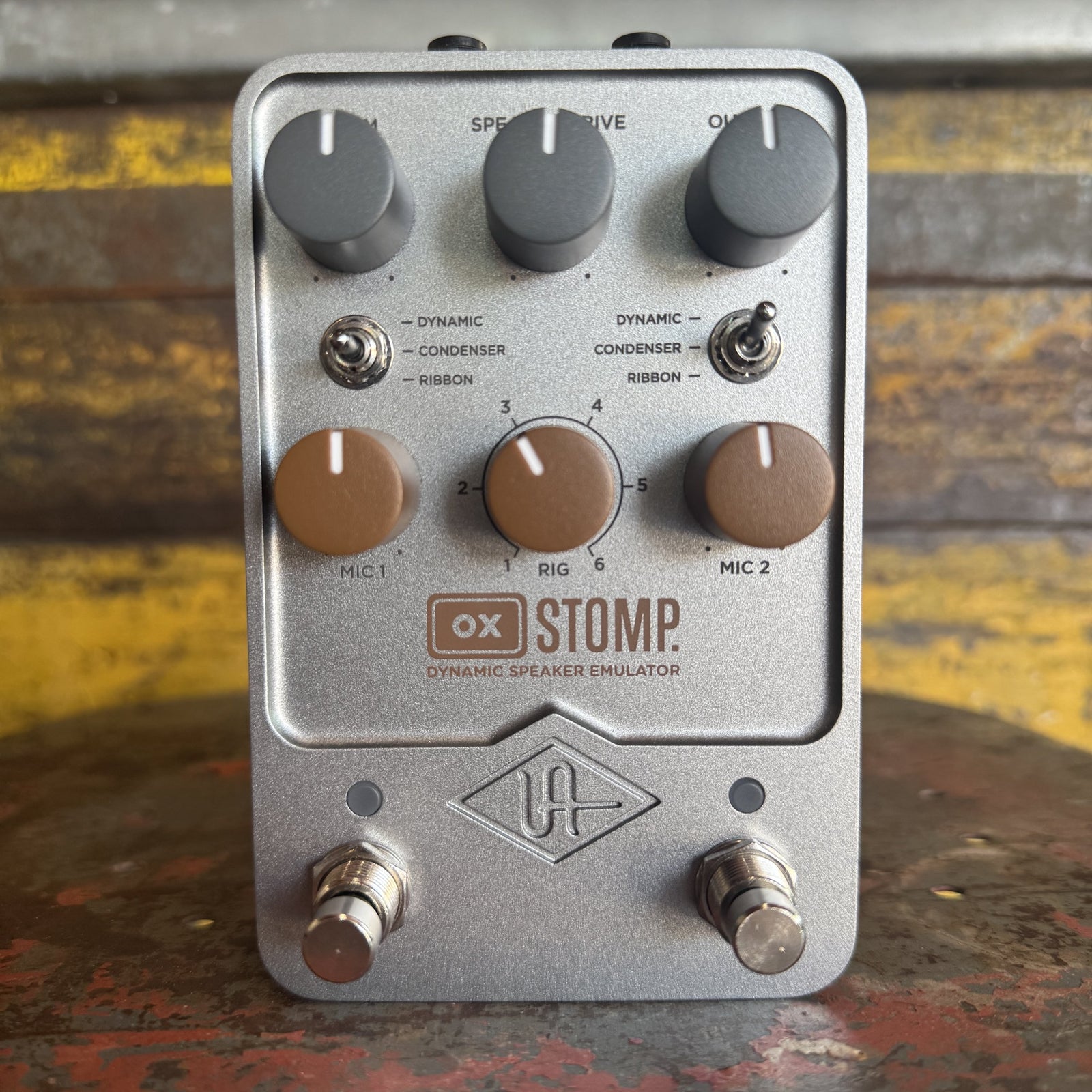 Universal Audio OX Stomp Dynamic Speaker Emulator