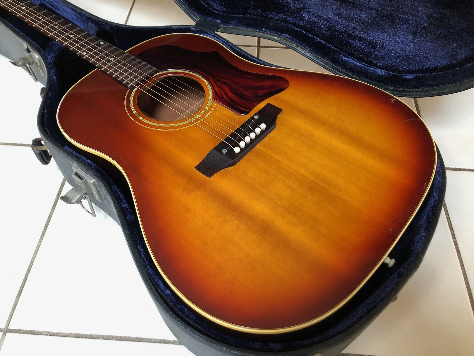Vintage 1969 Gibson J-45 Acoustic Guitar and Case