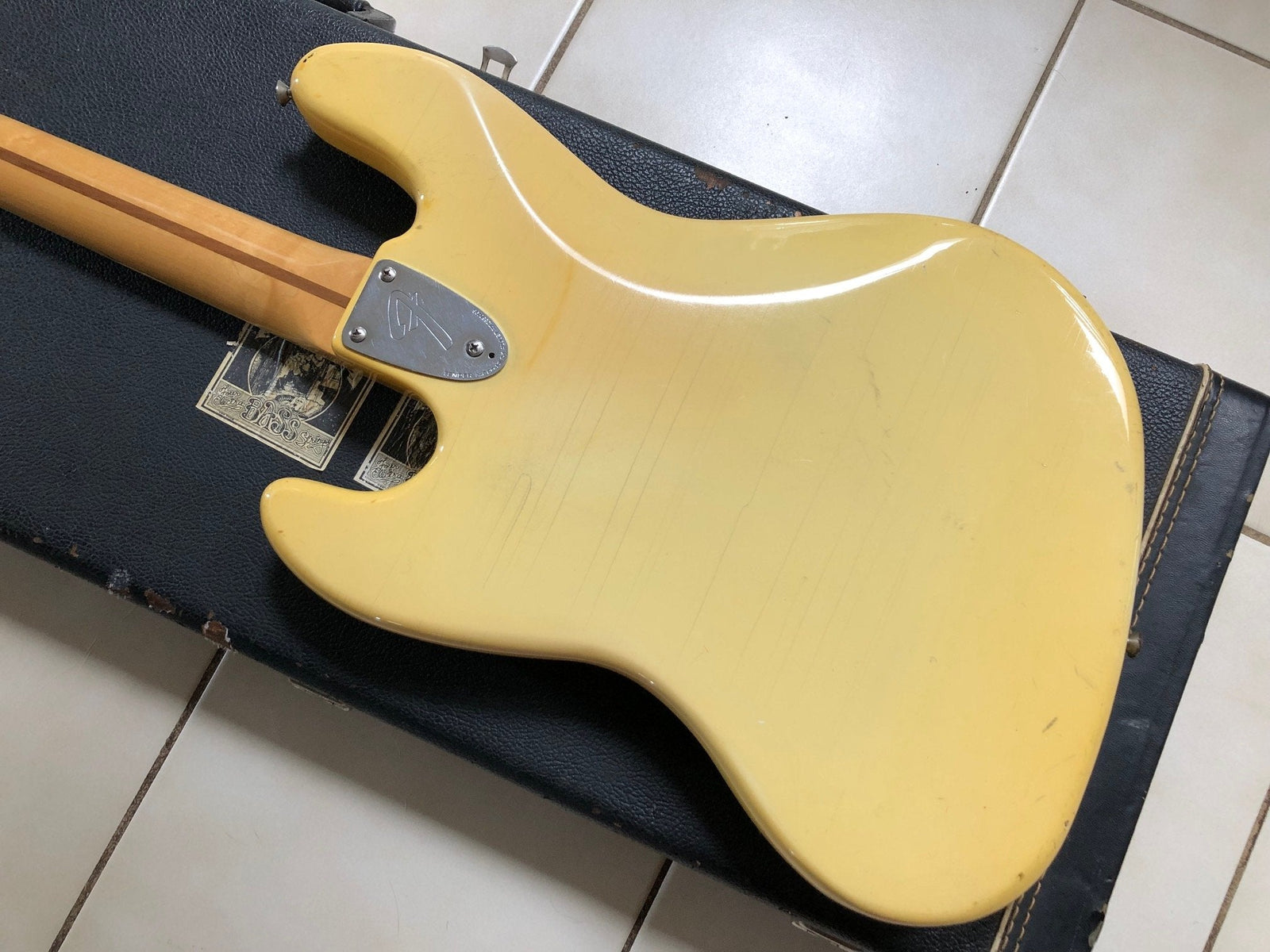Vintage 1978 Fender Jazz Bass Olympic White with Case