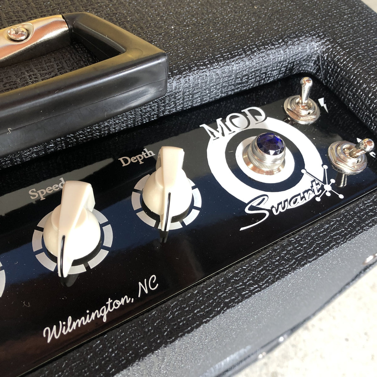 Swart Amplifier MOD 84 - Black Tux Cabinet - Celestion Alnico Ruby