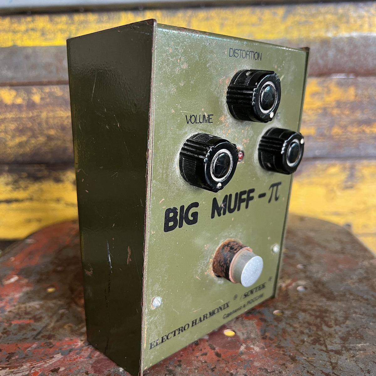 Vintage Electro-Harmonix Sovtek Big Muff Pi V7 "Green Russian" Bubble Font Fuzz Pedal