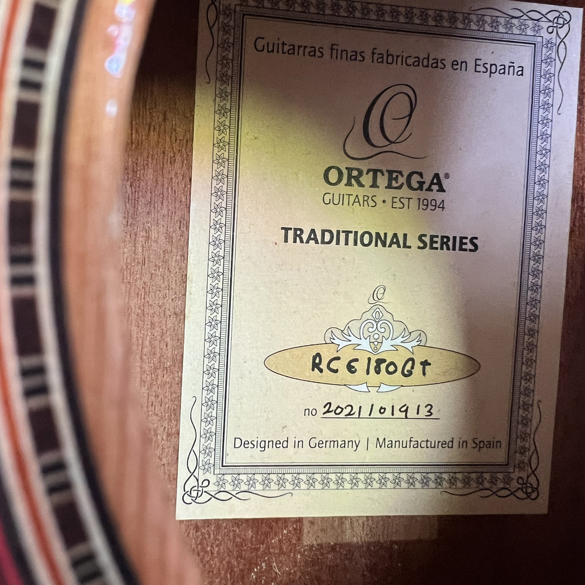 Ortega Guitars RCE180GT Thinline