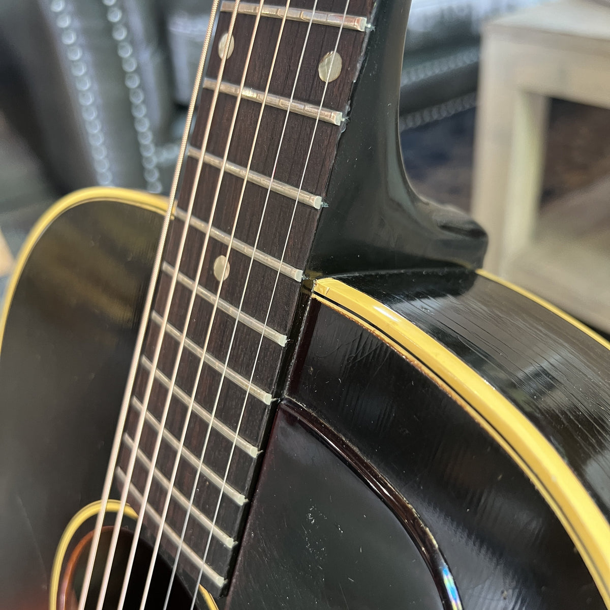 Vintage 1968 Gibson B-25 Acoustic Guitar – Sunburst (Original Case)