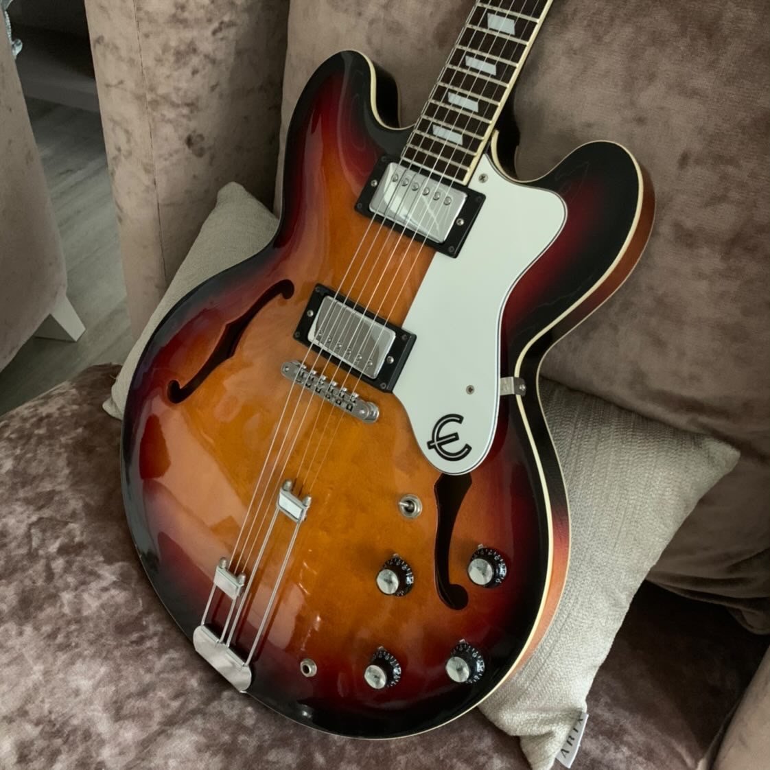 Epiphone Riviera - 1995 Peerles Korea