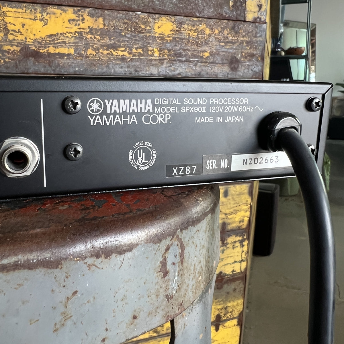 Yamaha SPX90 II rack mount unit back panel showing serial number NZ02663