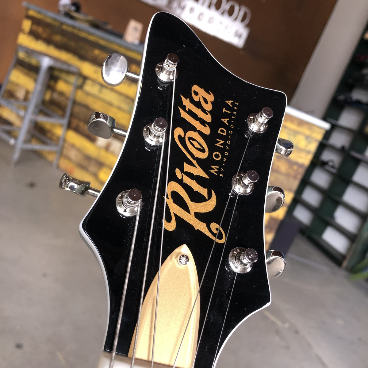 Rivolta Guitars Mondata XVIII - Ice Blue Metallic