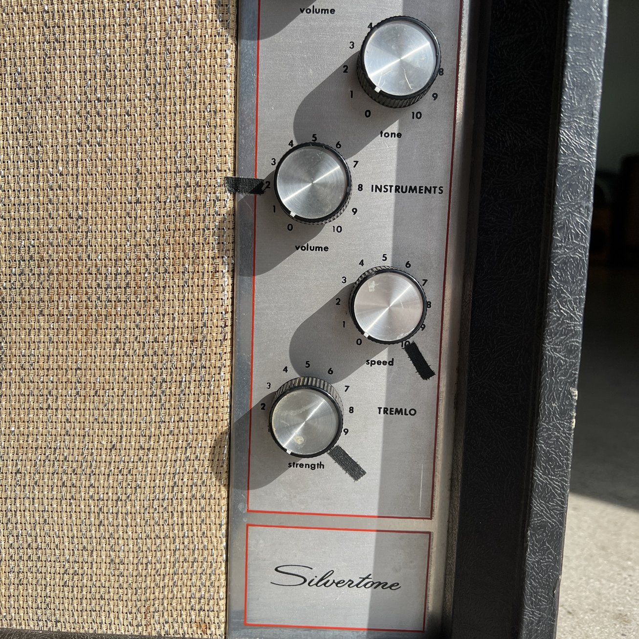 1961 Silvertone 1472 10W Guitar Amplifier