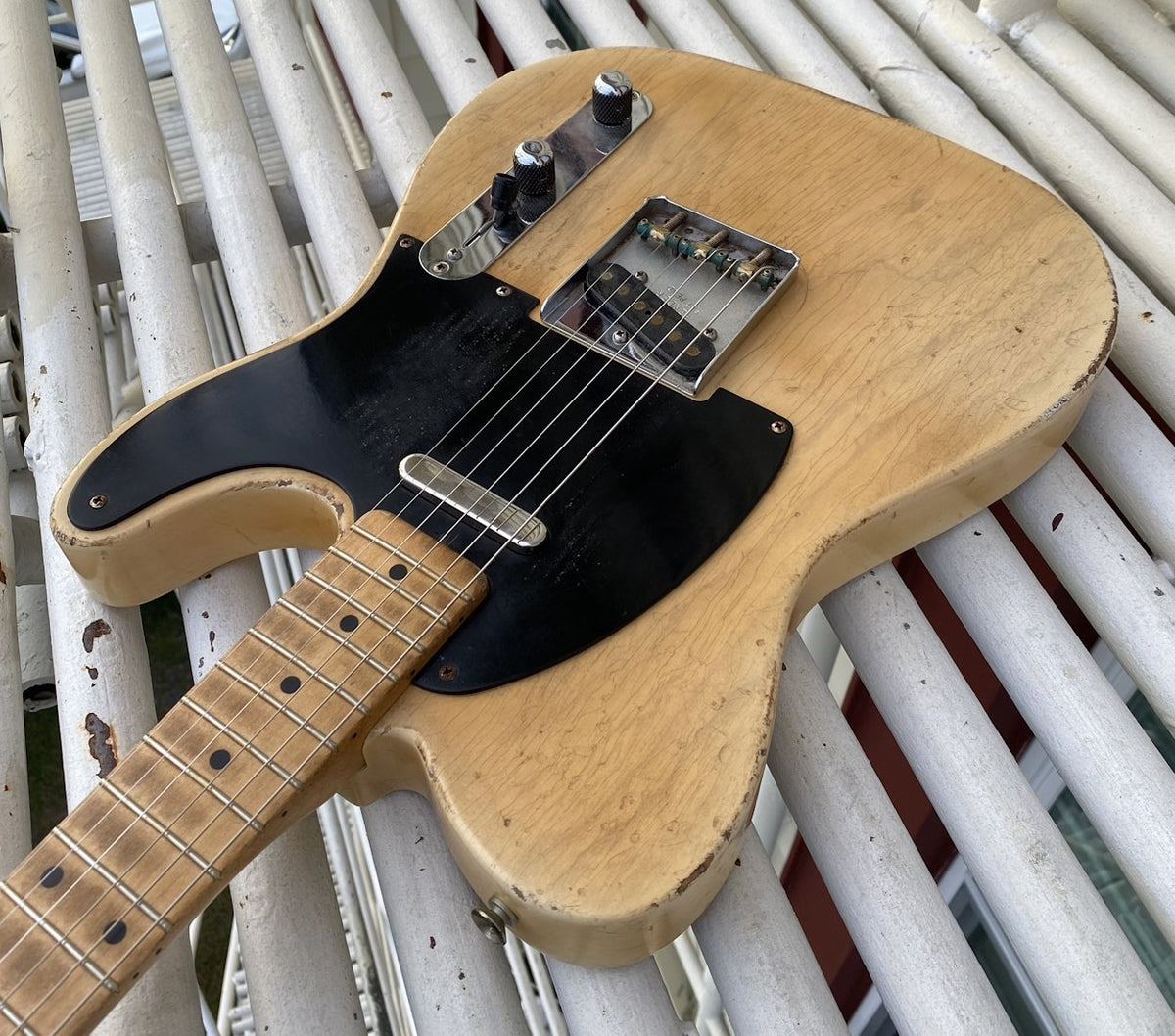 Revelator Guitars - RetroSonic T-Style - Black Guard - #62095