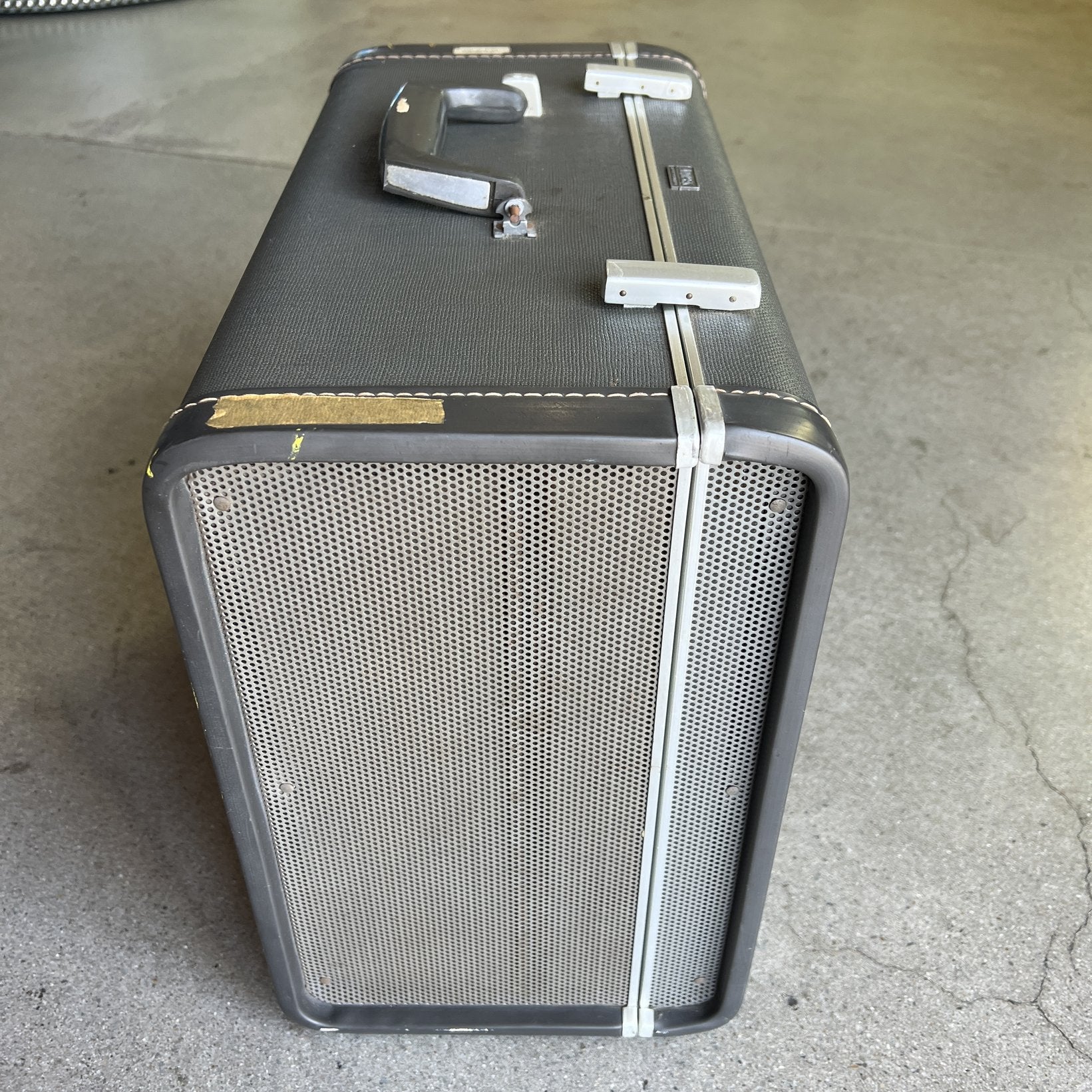 Ampex Stereo 2010 Vintage Suitcase Style Tube Amplifier