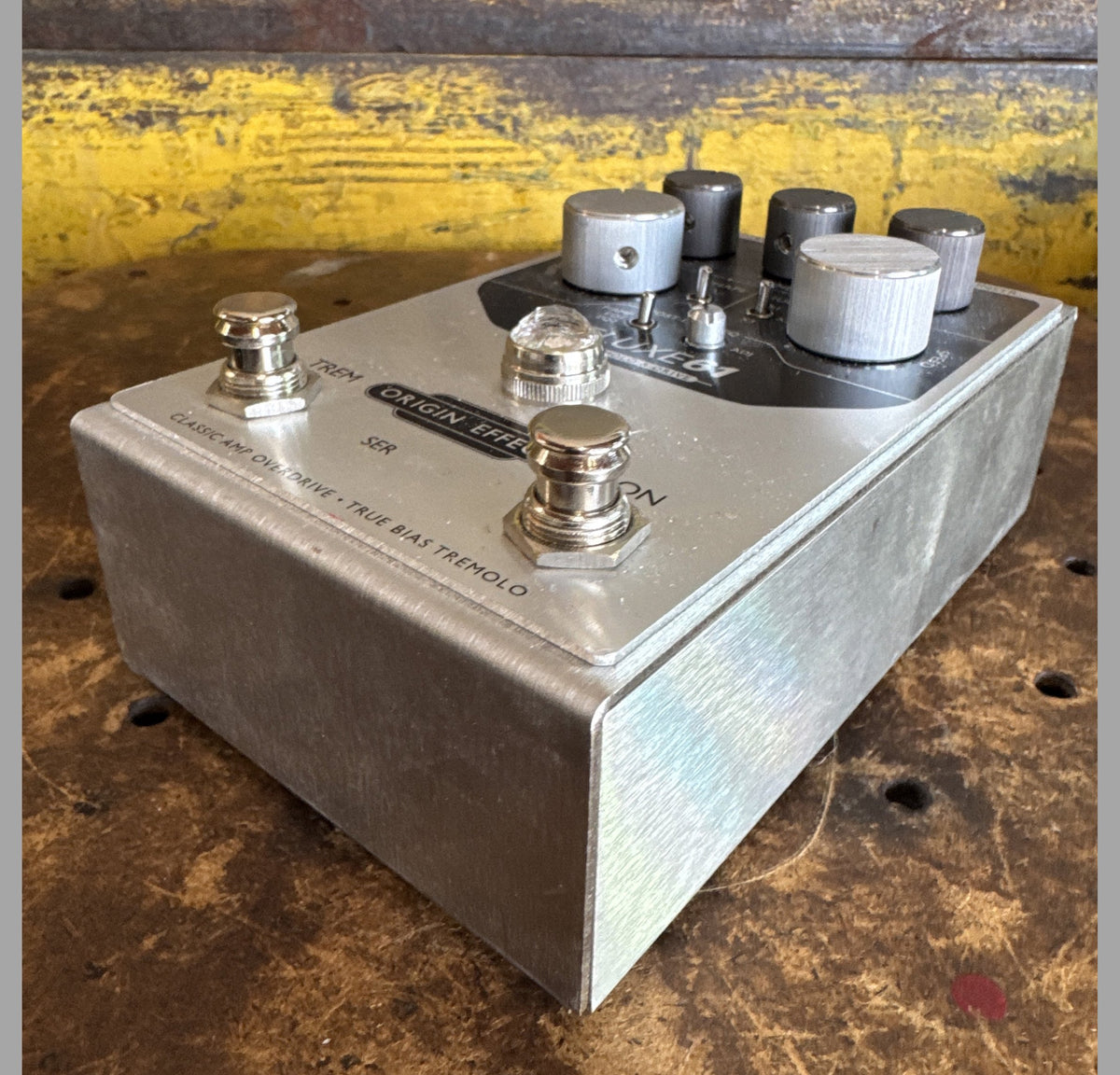 Origin Effects Deluxe61 Amp Tremolo & Drive