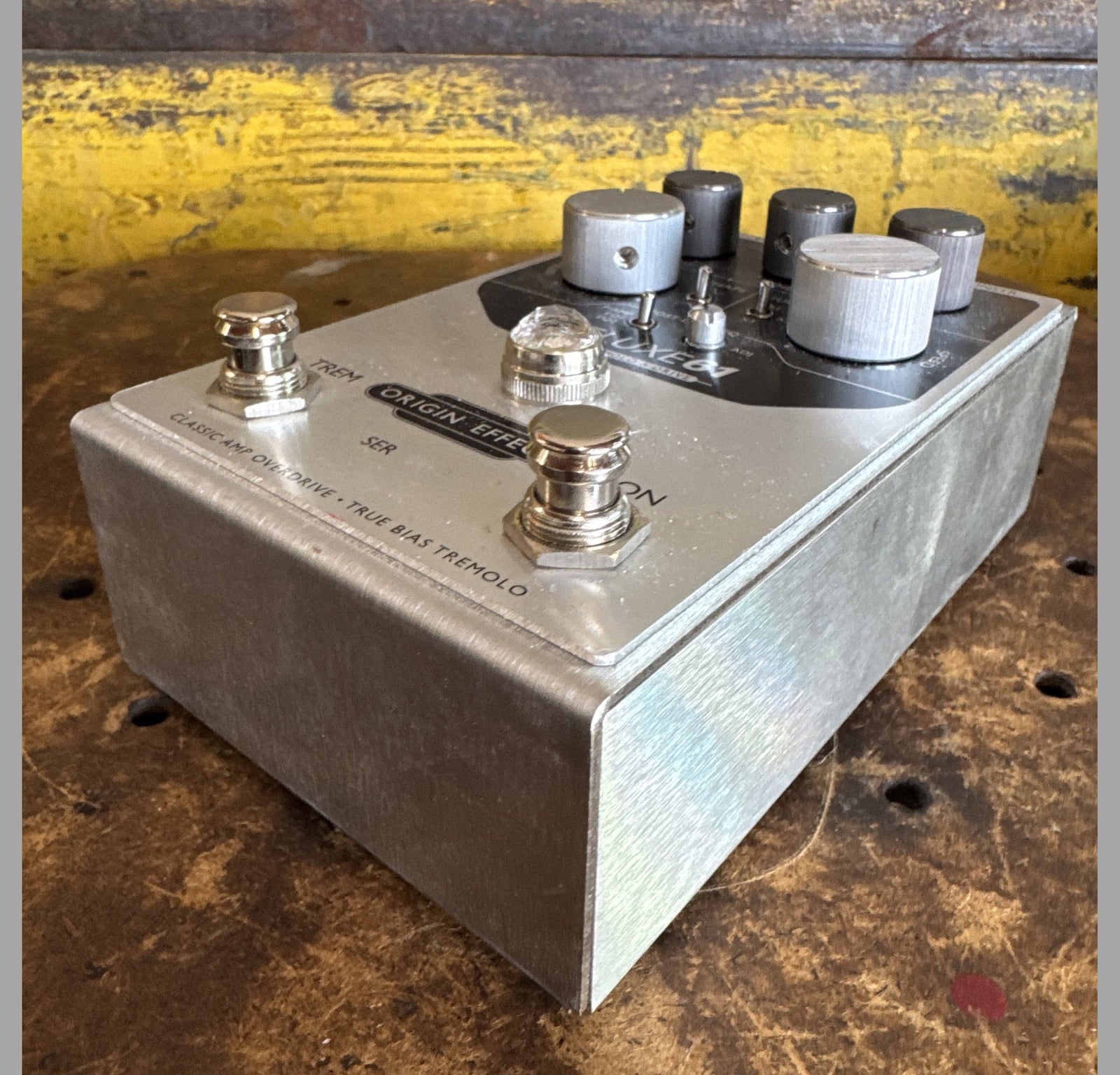 Origin Effects Deluxe61 Amp Tremolo & Drive