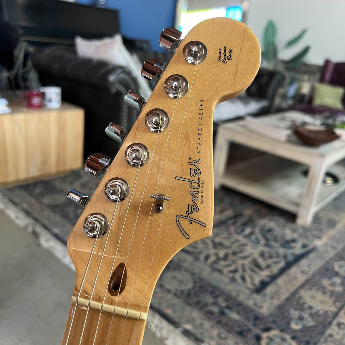 2008 Fender American Standard Stratocaster – 3-Color Sunburst with Maple Fingerboard (Excellent Condition)