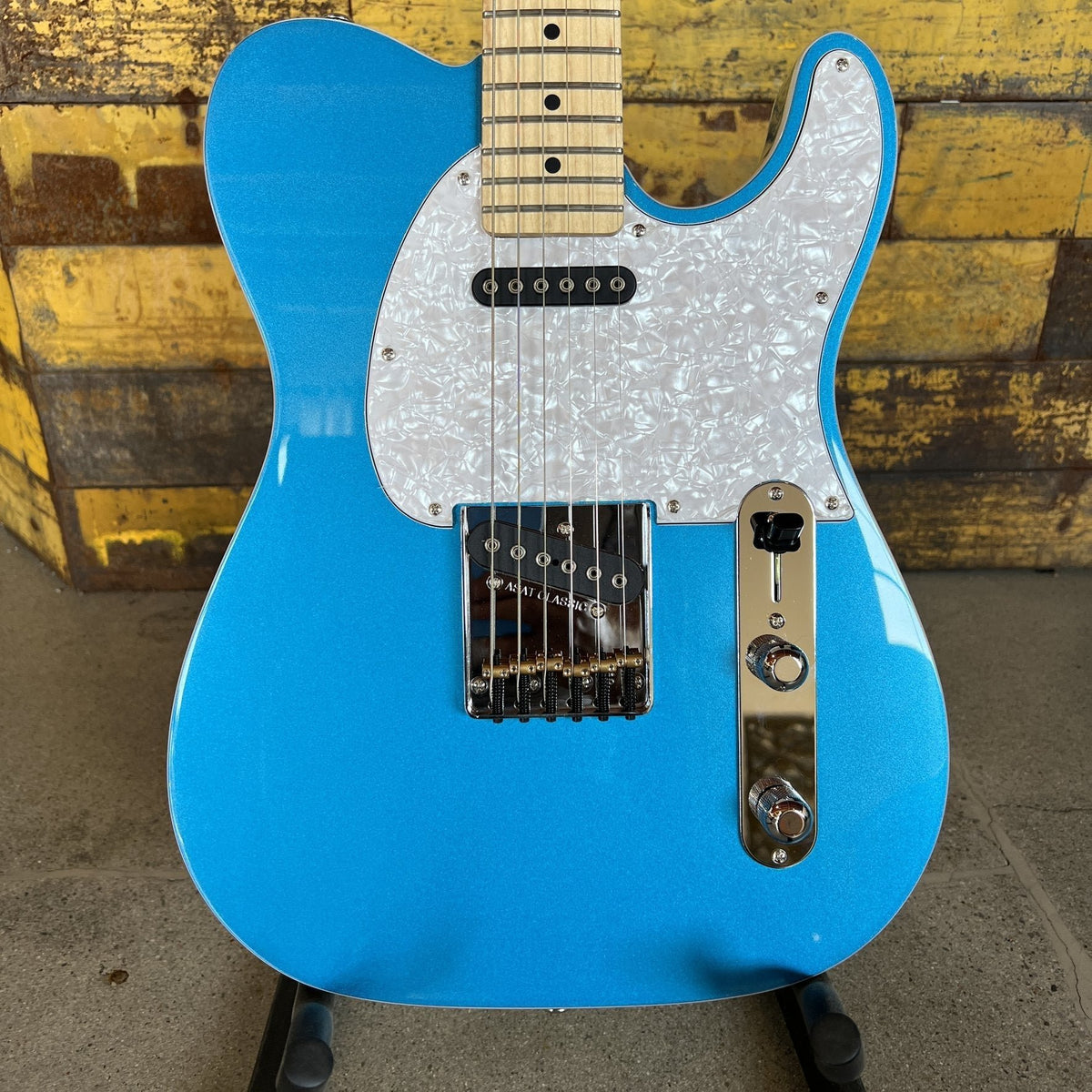 G&L ASAT Classic, Lake Placid Blue Metallic