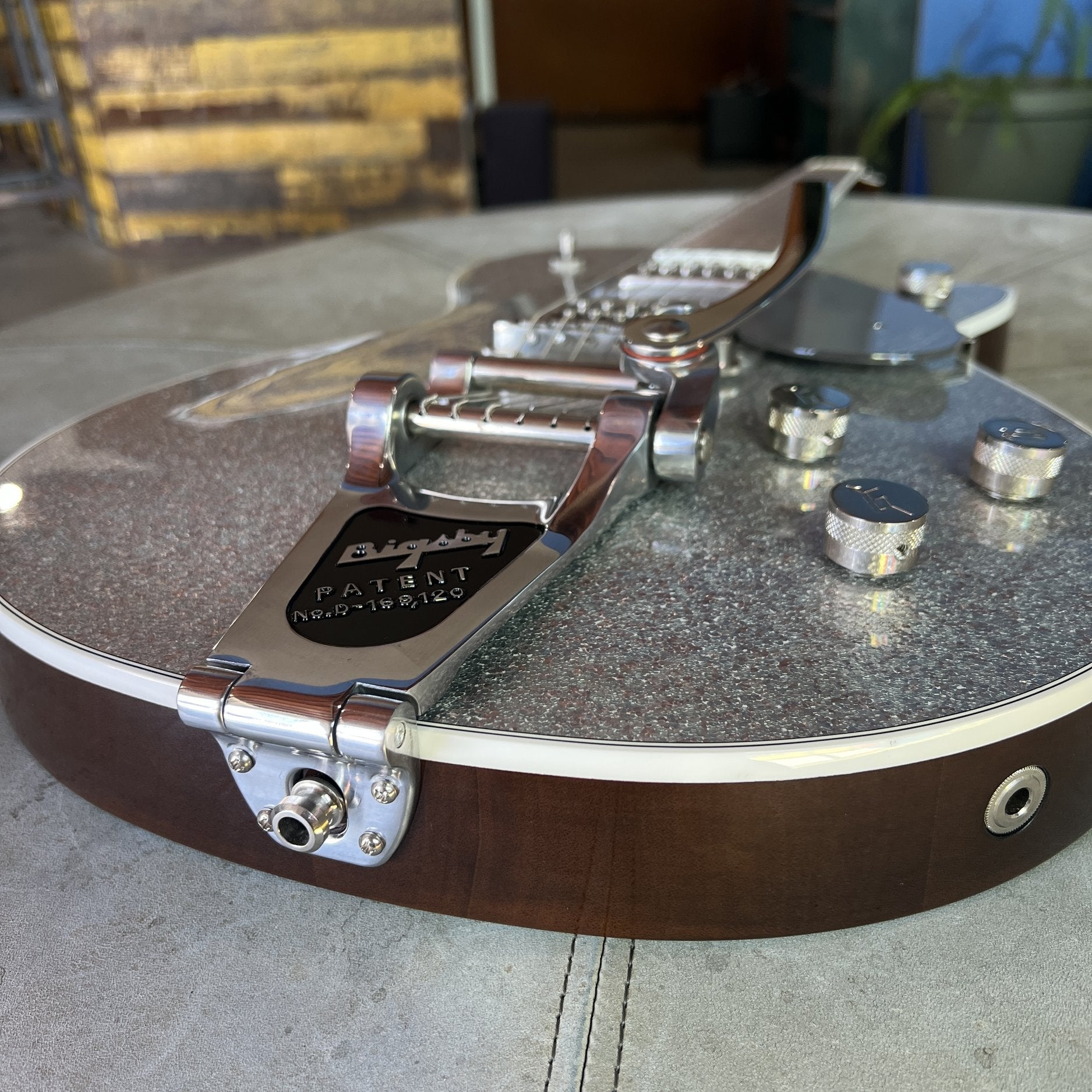 Gretsch G6129T Players Edition Sparkle Jet