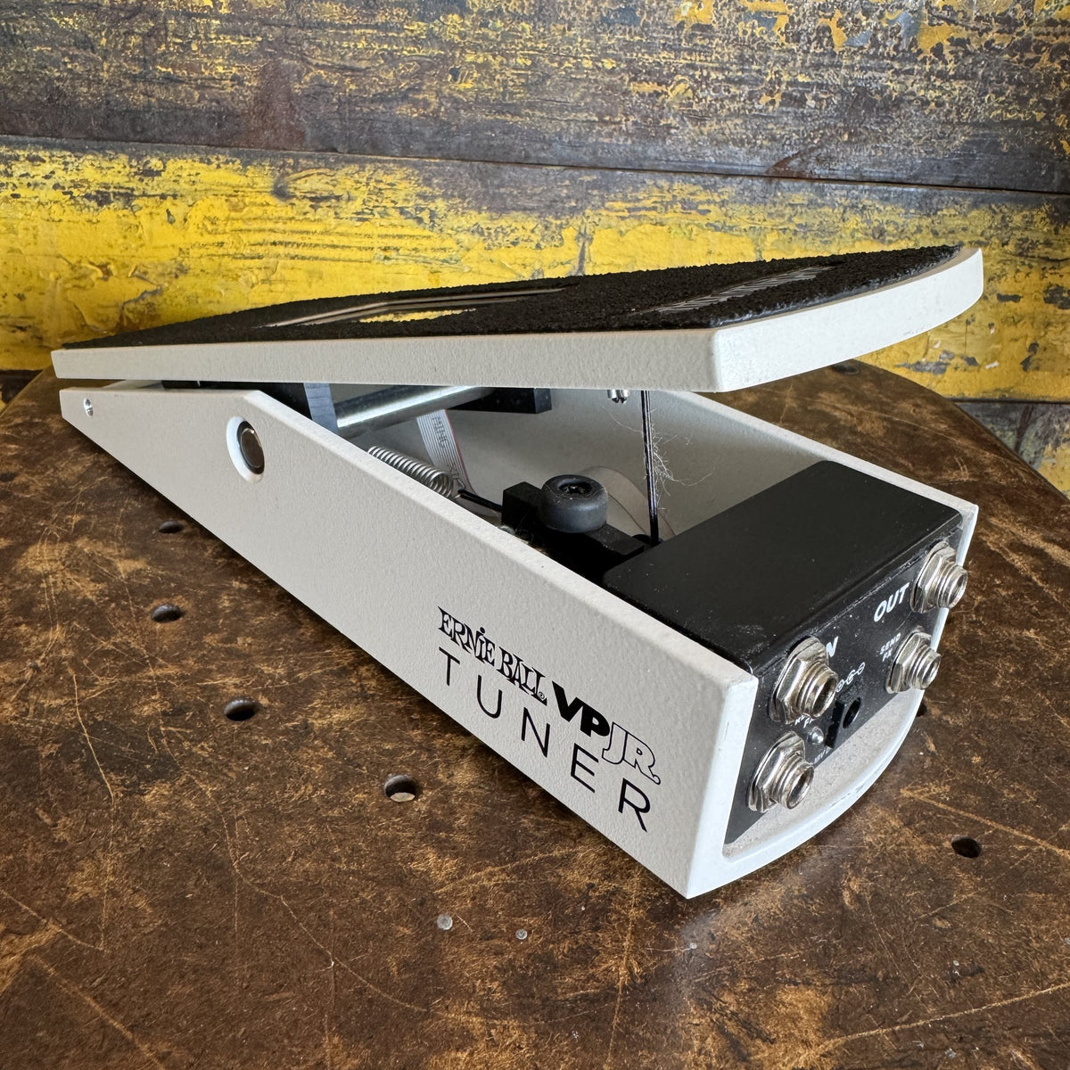Ernie Ball VP Jr Tuner