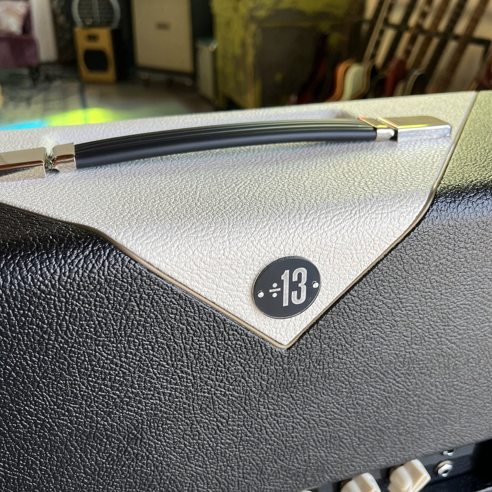 Divided by 13 JRT 9/15 Head - Black Bronco Tolex / Cream V