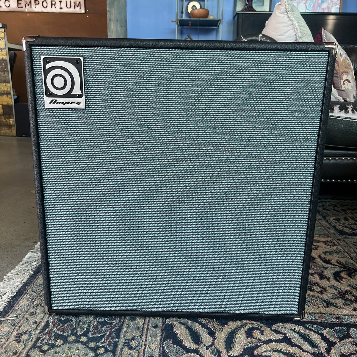 Ampeg SVT-212AV 2x12" 600W Bass Cabinet - Excellent Condition