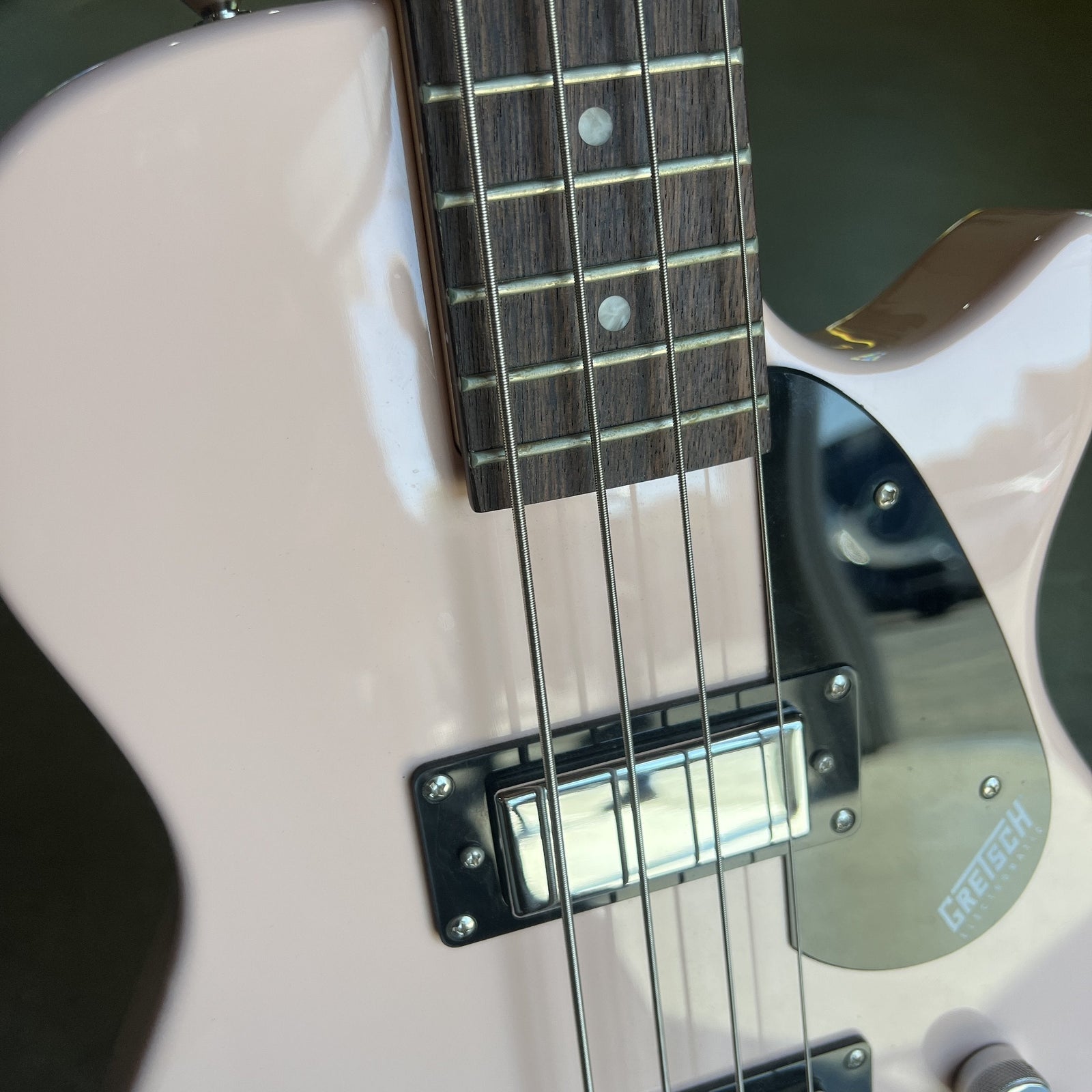 Gretsch G2220 Electromatic Junior Jet Bass II Short-Scale Bass Guitar, Shell Pink