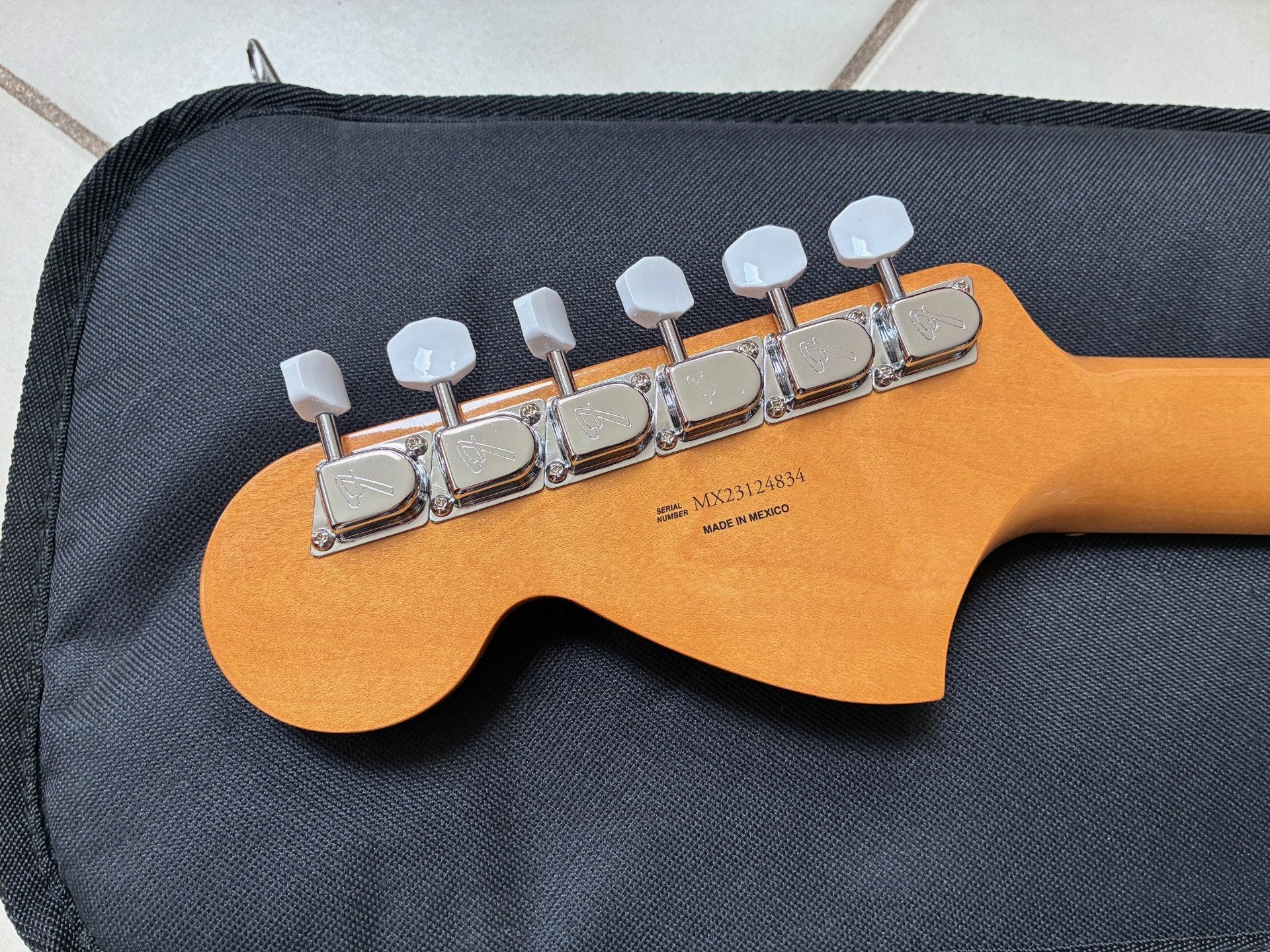 2024 Fender Mustang - Vinterra 2 Series - Competition Orange - Mint