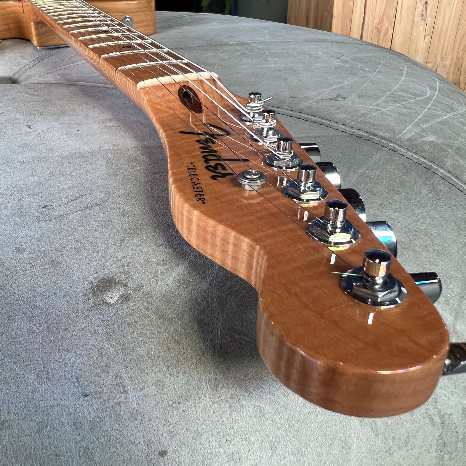 2006 Fender Custom Shop American Custom Telecaster – Natural with Figured Flame Maple Neck (7lbs 3.3oz)