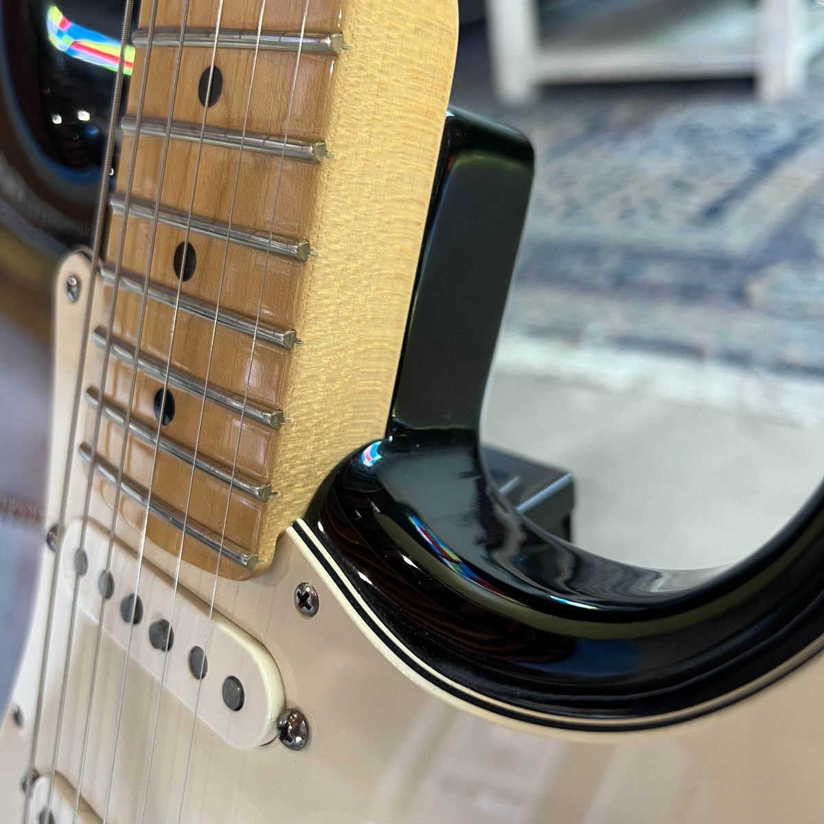 2008 Fender American Standard Stratocaster – 3-Color Sunburst with Maple Fingerboard (Excellent Condition)