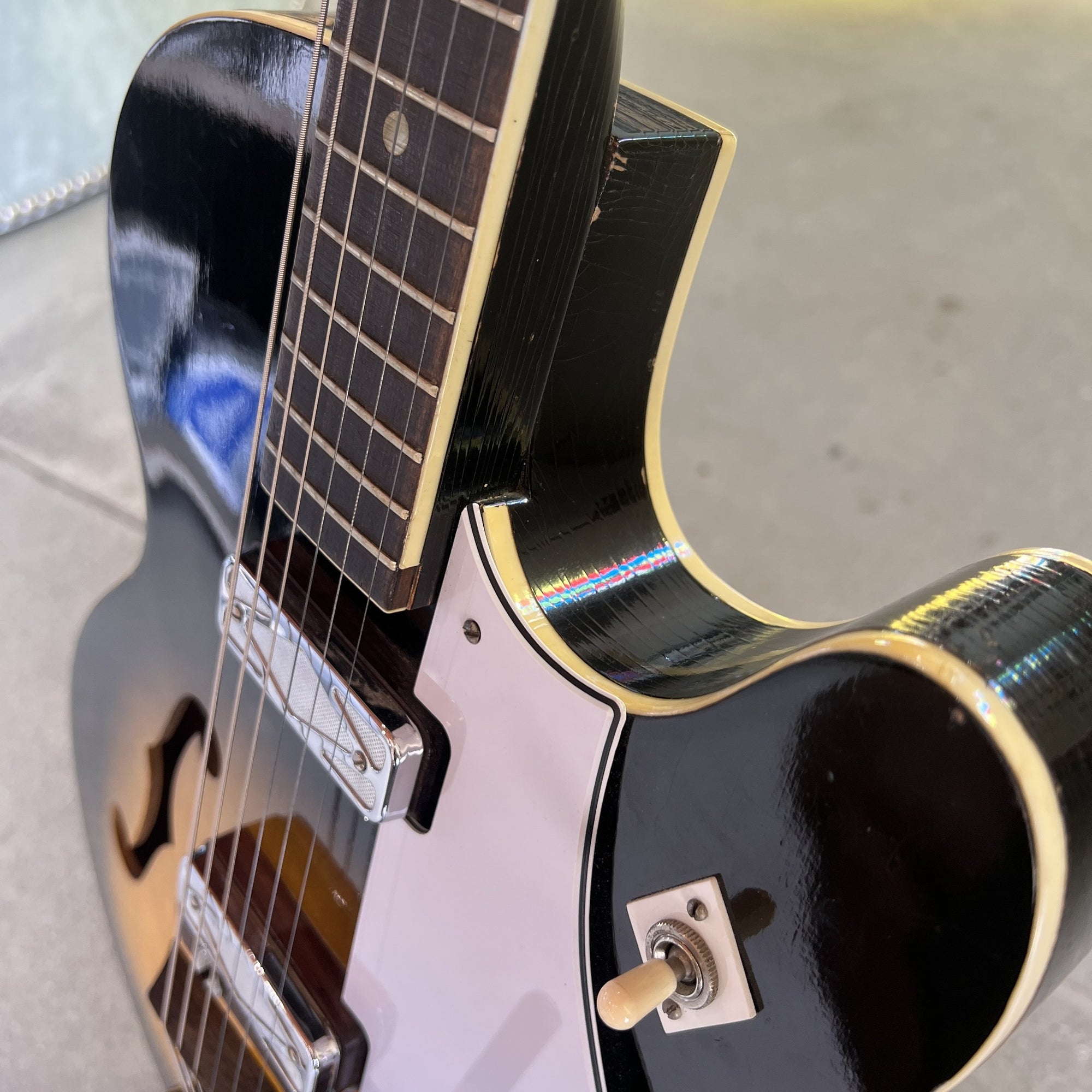 Vintage 1966/67 Silvertone 1439 Hollowbody Guitar
