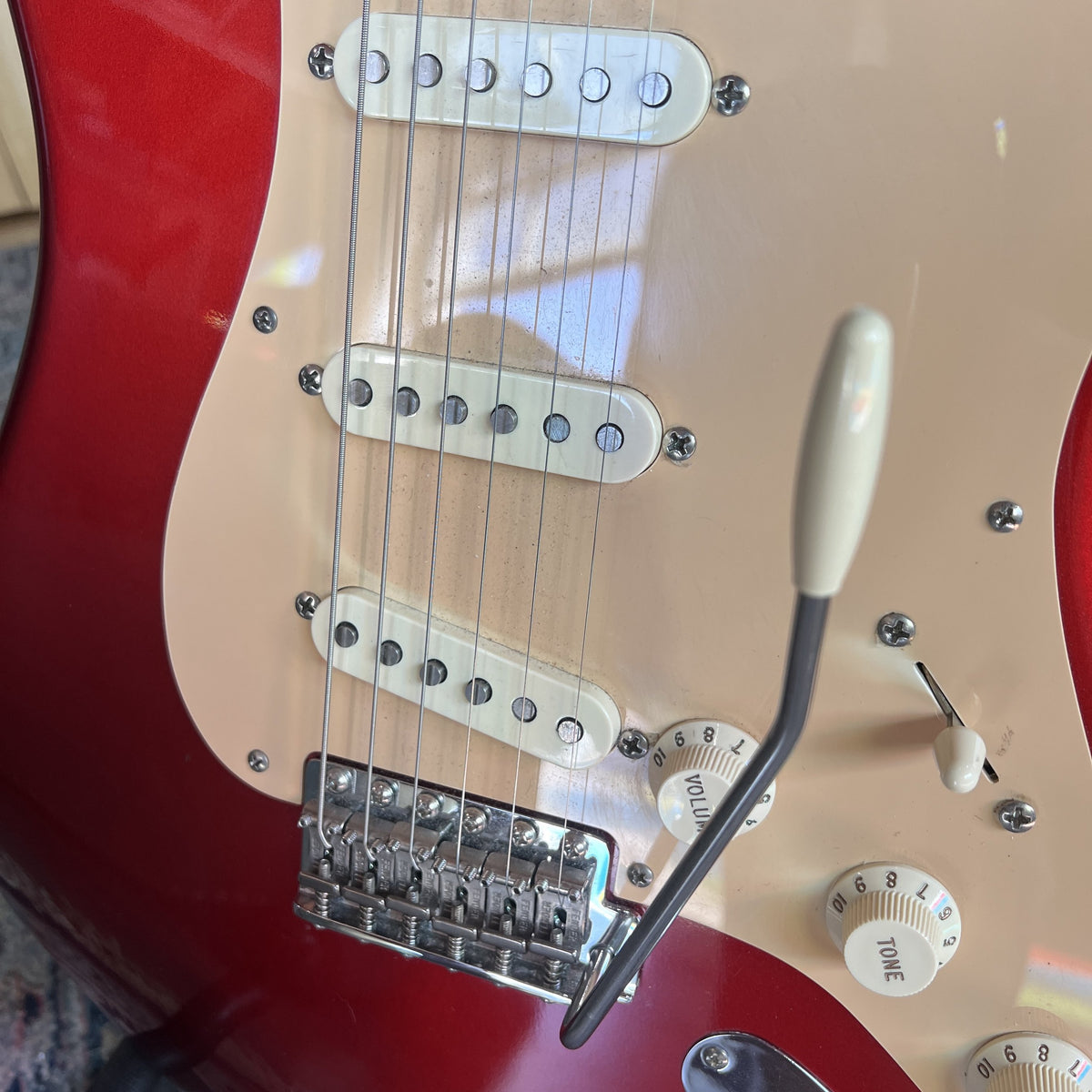 Fender Eric Johnson Signature Stratocaster – Candy Apple Red – Serial EJ02082