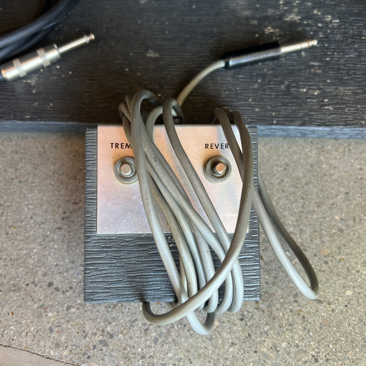 1965 Danelectro DM25 Guitar Amplifier - Head / Cabinet