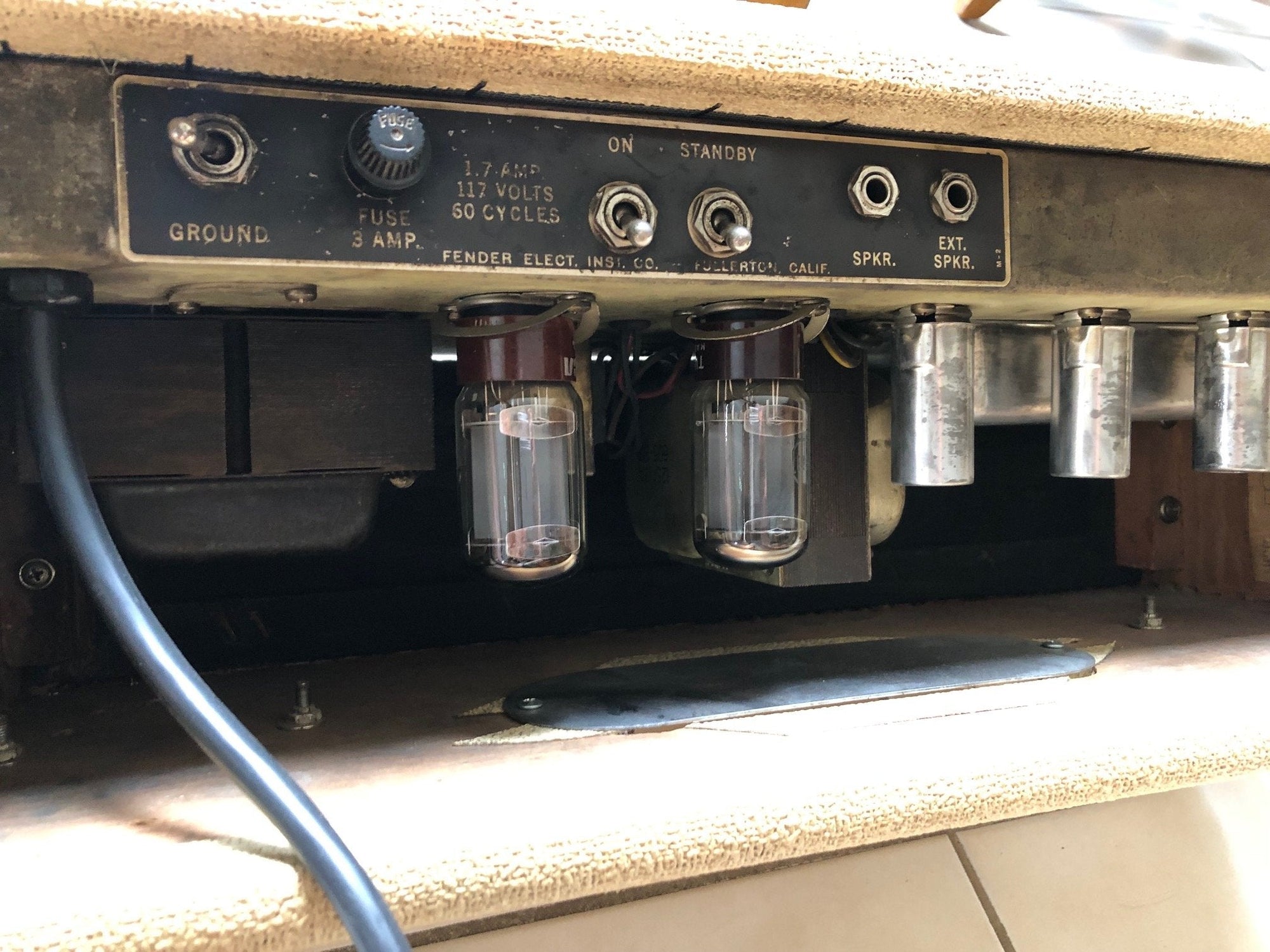 Vintage 1962 Fender Bassman Guitar Amplifier 6G6-B