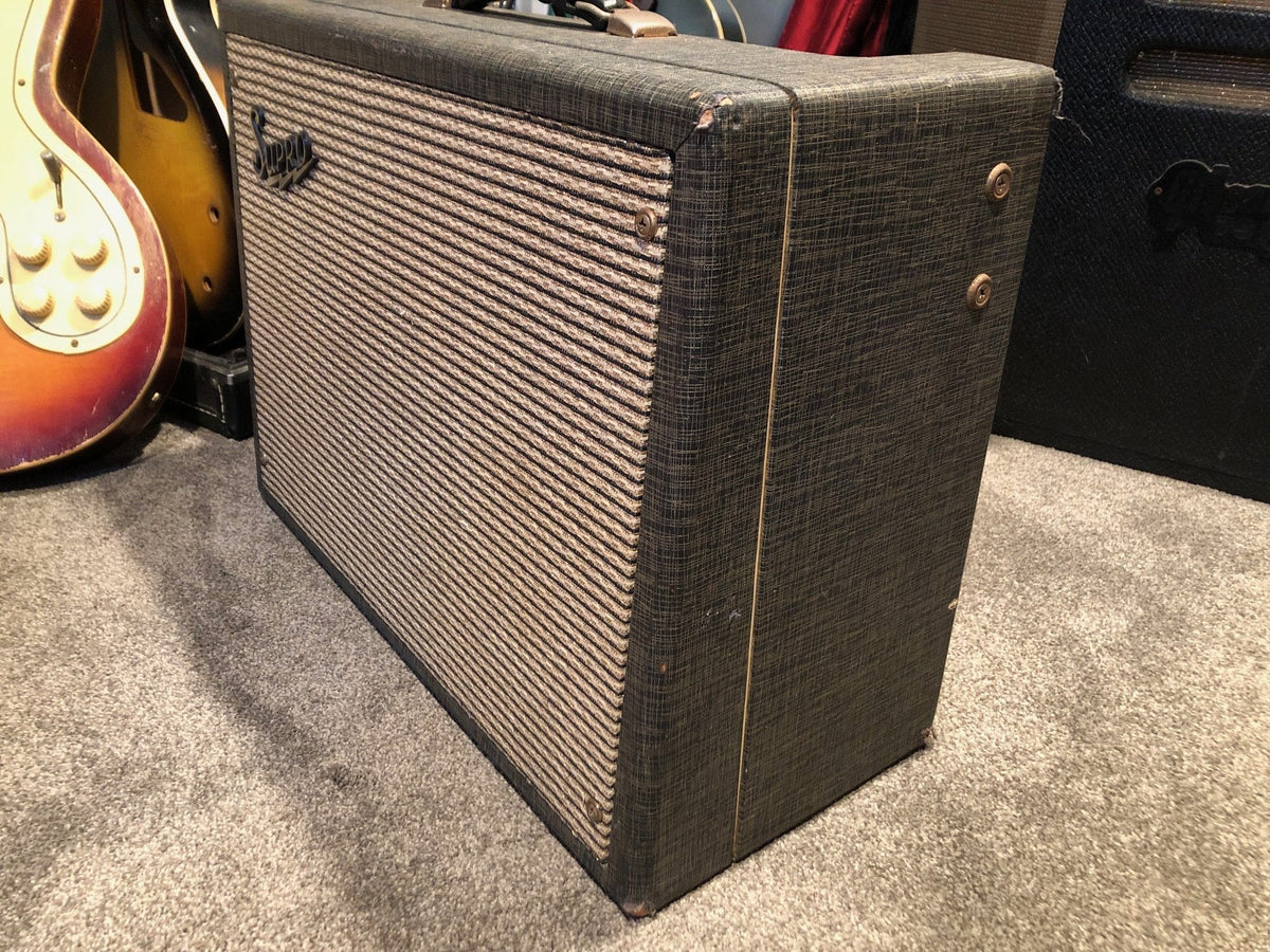 Vintage 1960’s Supro Valco 16T Guitar Amplifier Tremolo