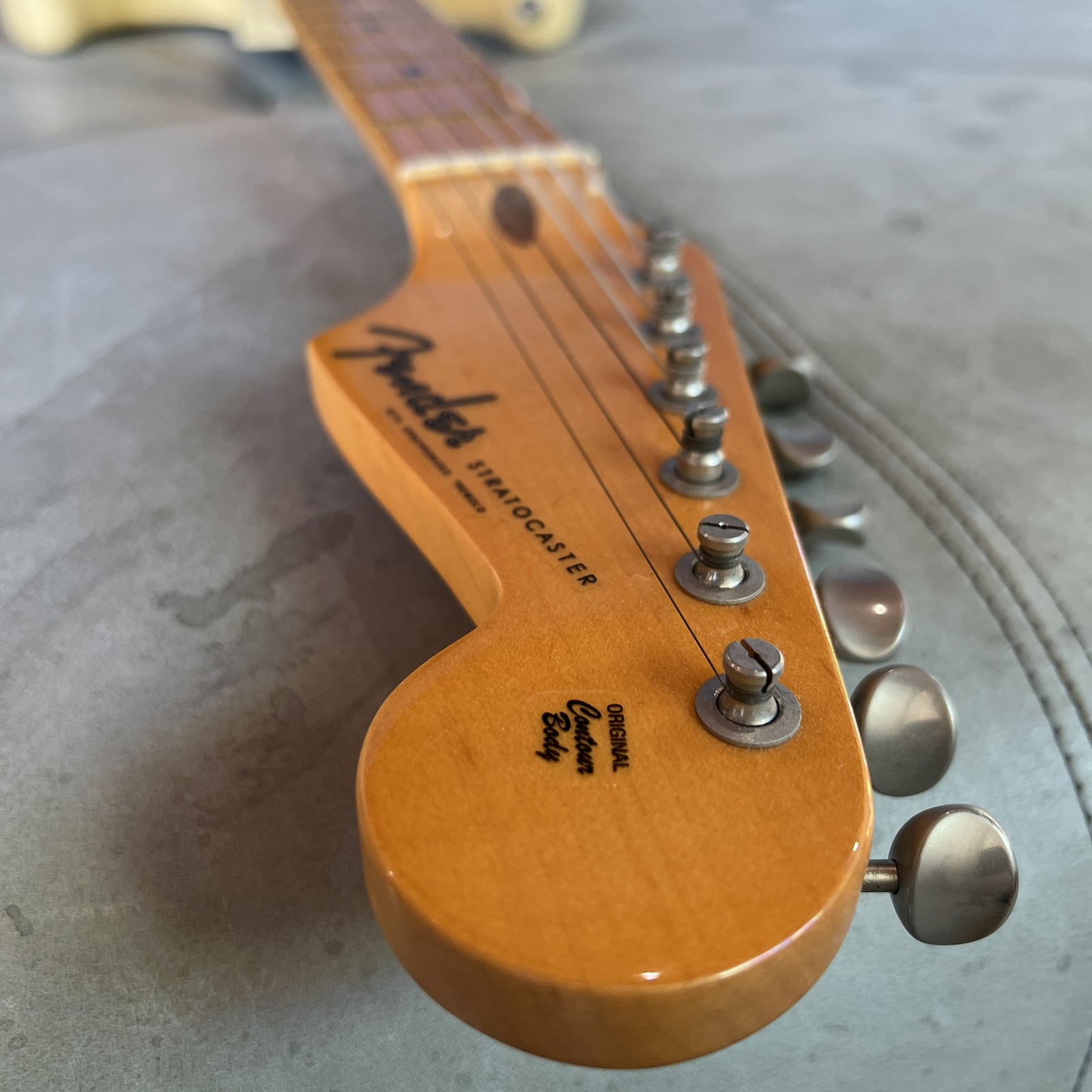 2018 Fender Eric Johnson Signature Stratocaster Thinline - Vintage White