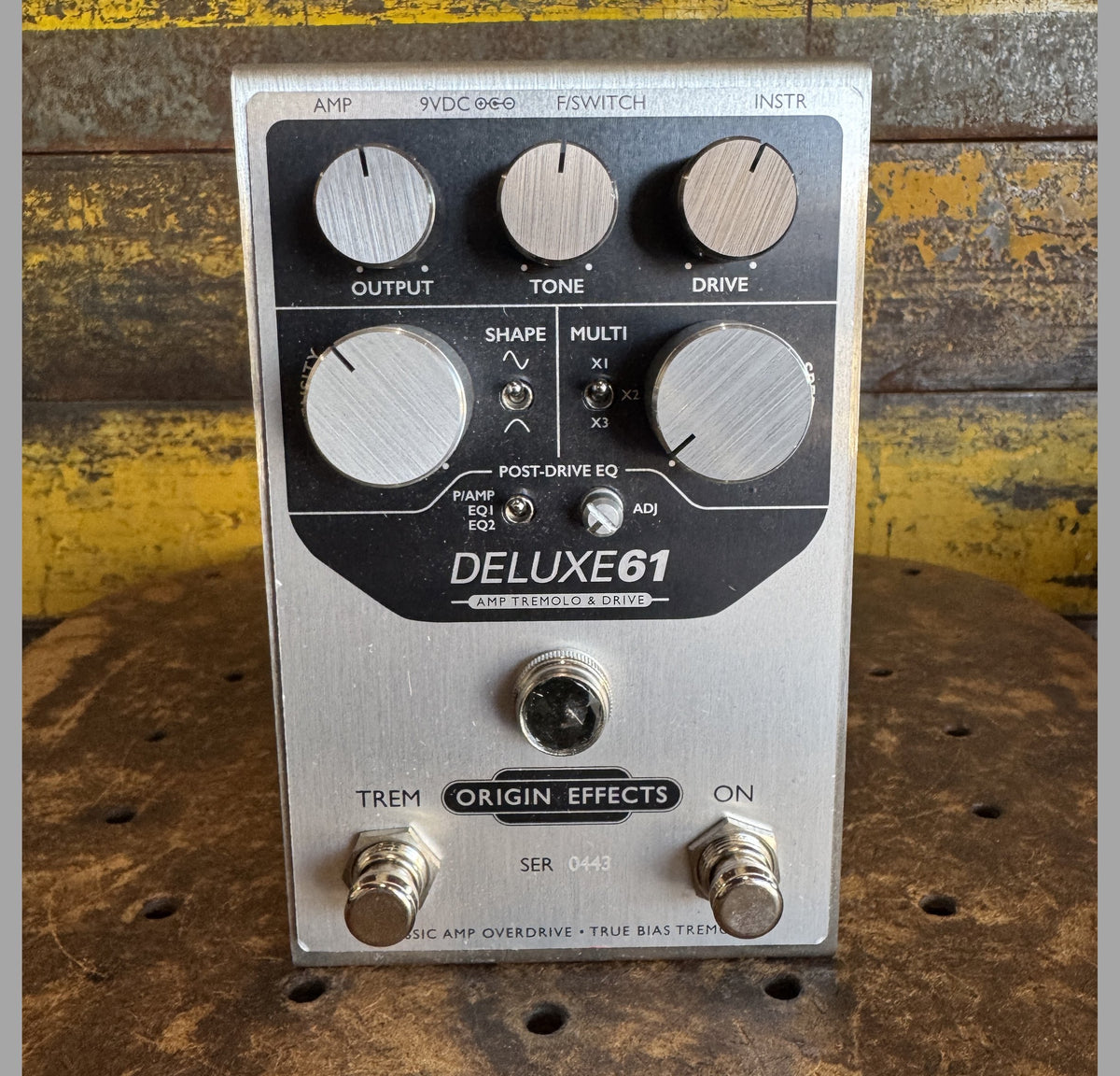 Origin Effects Deluxe61 Amp Tremolo &amp; Drive