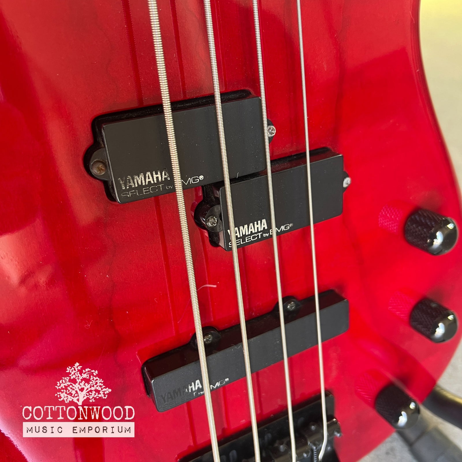 Yamaha MB-65 Motion B "Made in Japan" 1993 – 32" Medium Scale Bass – Cherry Finish