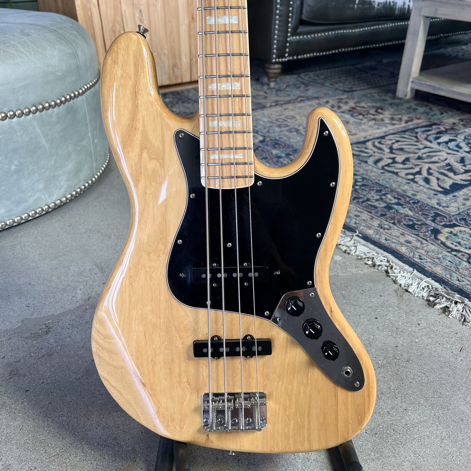 Fender Crafted in Japan (CIJ) 1975 Reissue Jazz Bass (JB75) – Natural Ash with Maple Neck (2004-2005)