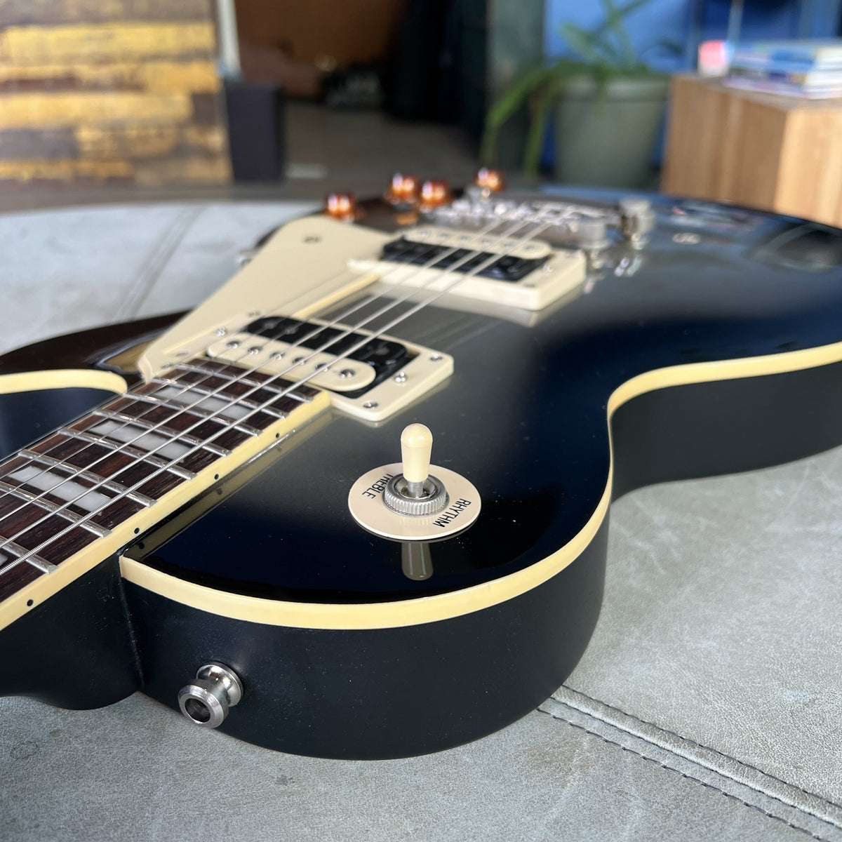 2014 Epiphone Les Paul Traditional Pro in Silverburst | Includes Hardshell Case