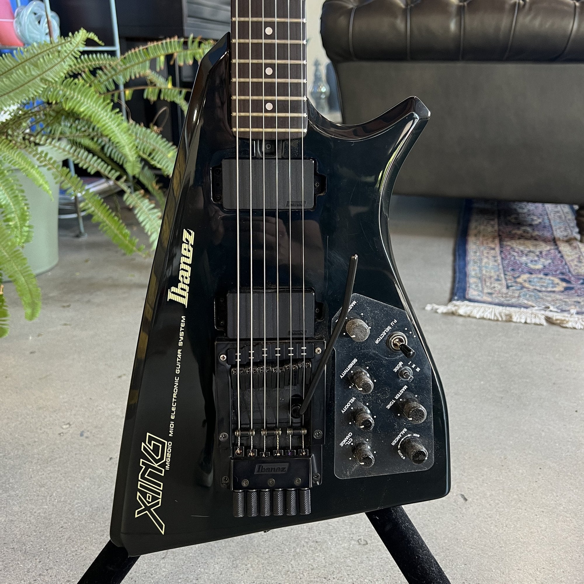 Ibanez X-ING IMG2010 Midi Synth Guitar & MC1 Controller