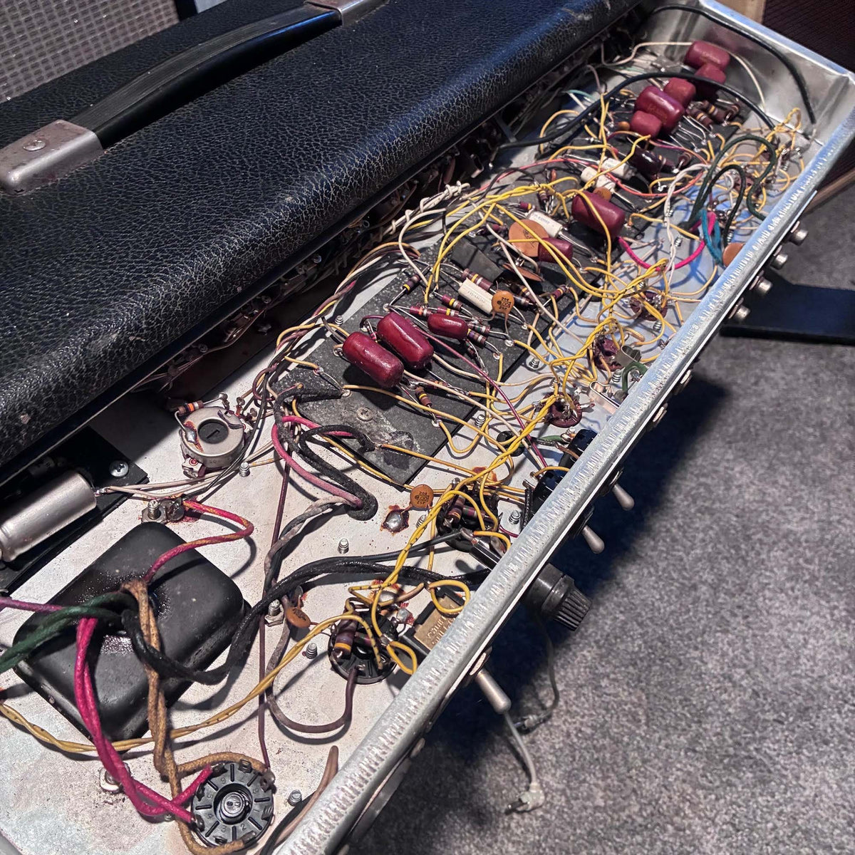 1970 Fender Deluxe Reverb "Silverface" – Vintage Hand-Wired Tone