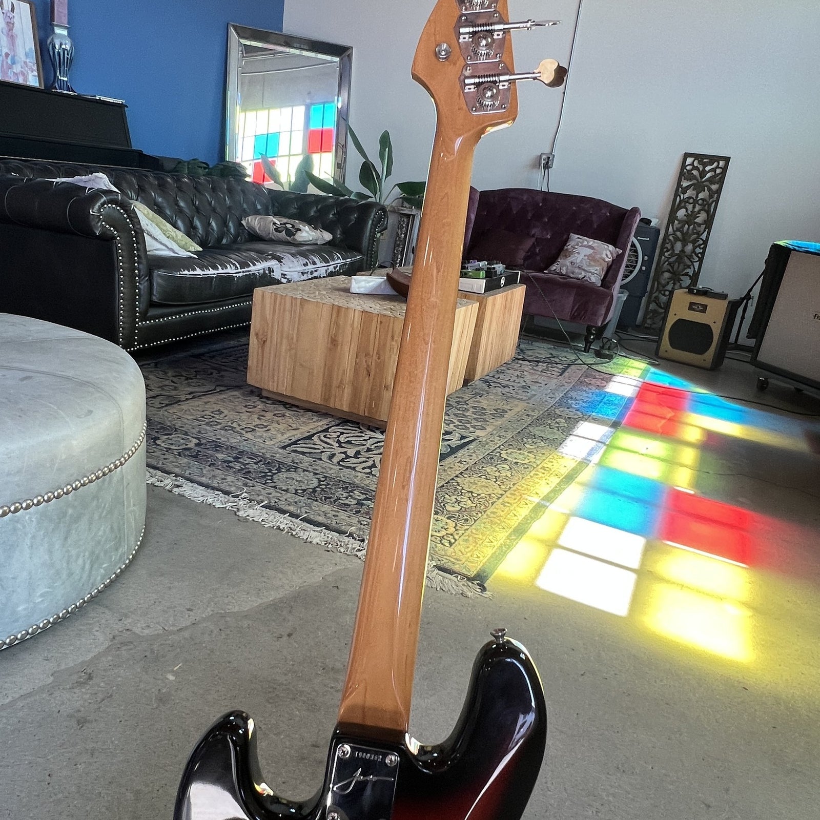 Jaco Pastorius Jazz Bass, Fretless, Pau Ferro Fingerboard, 3-Color Sunburst