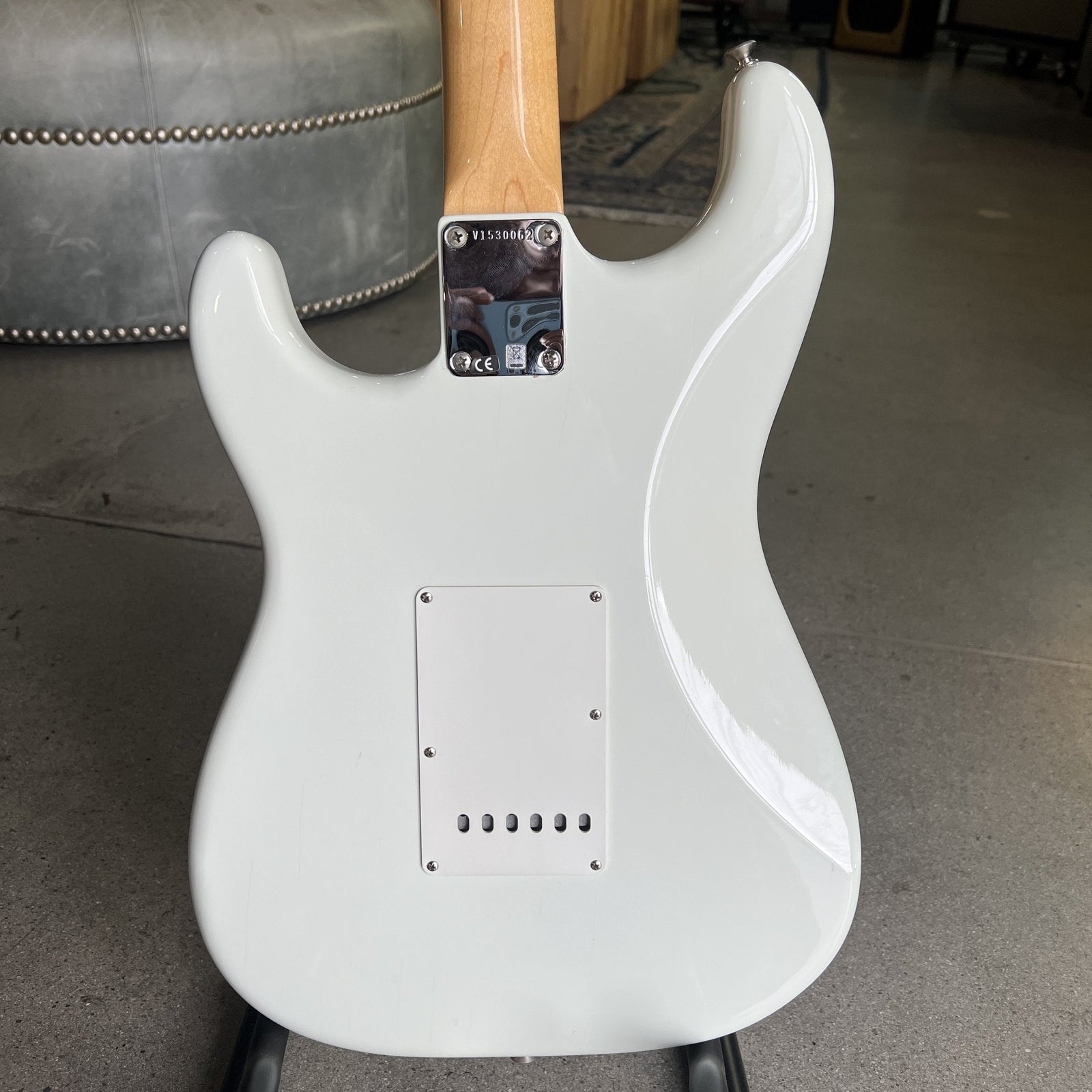 Fender American Vintage '65 Stratocaster, Round-Lam Rosewood Fingerboard, Olympic White