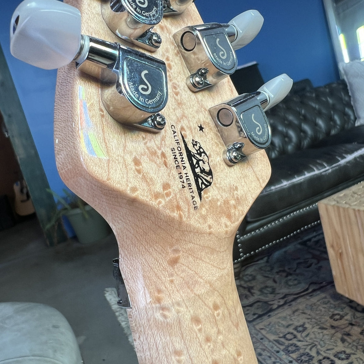 Ernie Ball Family Reserve Music Man Axis Double Trouble - Quilted Translucent Gold