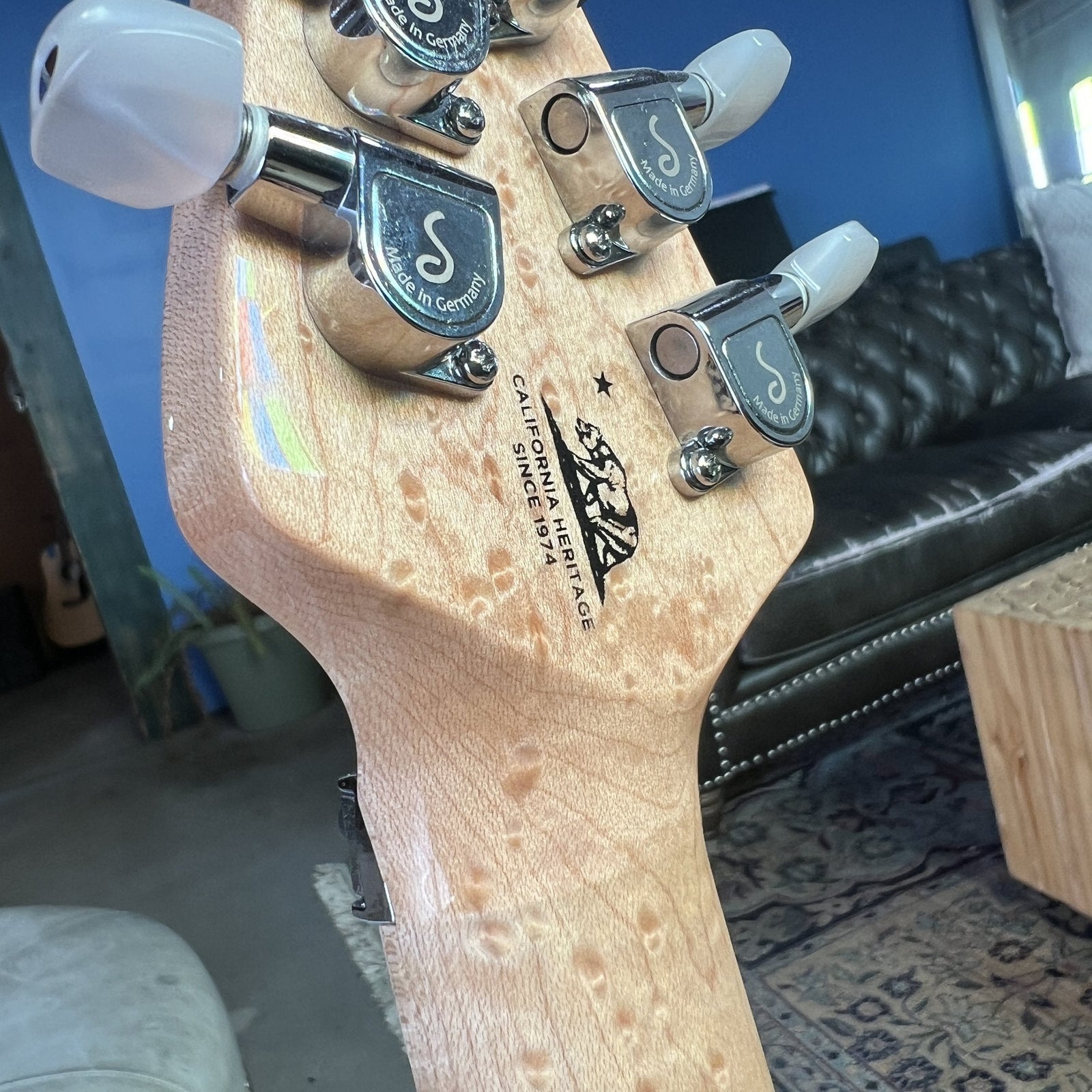 Ernie Ball Family Reserve Music Man Axis Double Trouble - Quilted Translucent Gold
