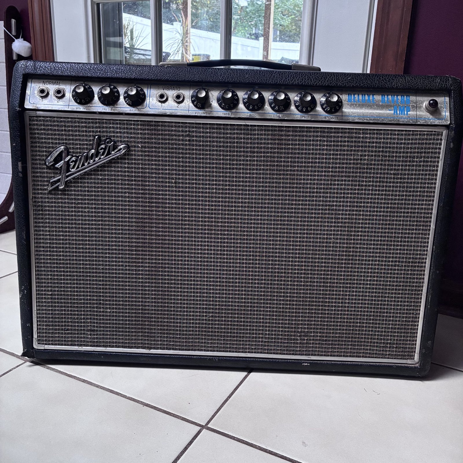 Vintage 1967 Fender Deluxe Reverb Guitar Amplifier