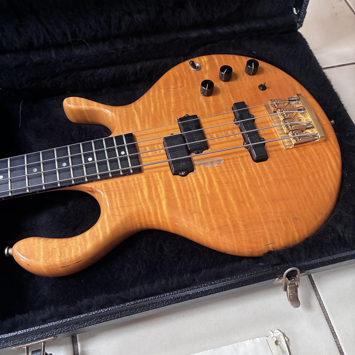 Vintage 1989 Pedulla MVP AAAA Bass Guitar & Case