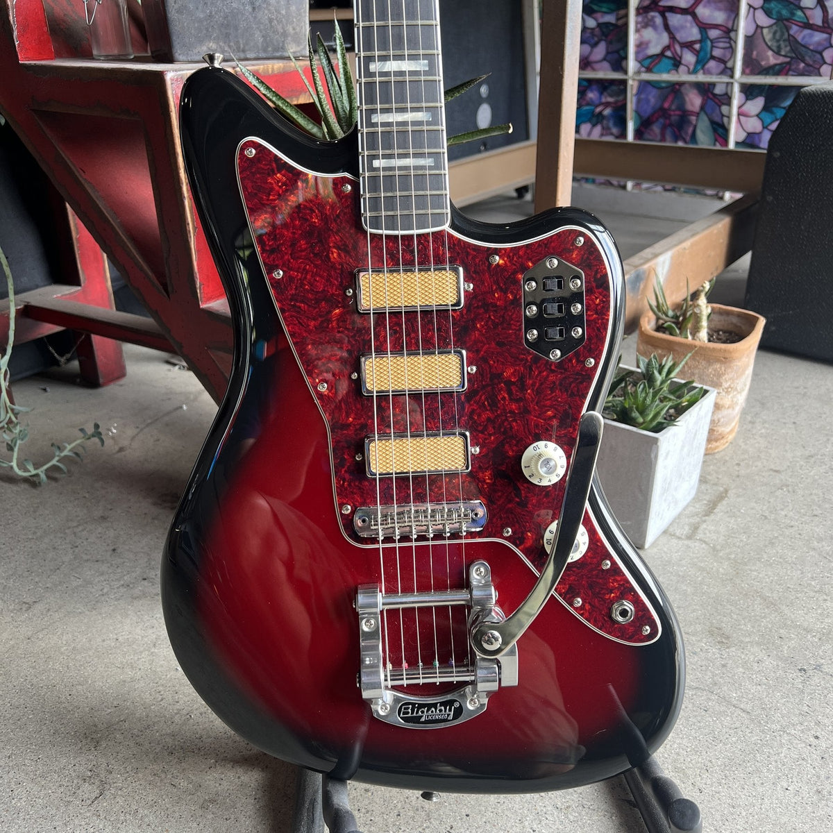 2023 Fender Gold Foil Jazzmaster - Candy Apple Burst