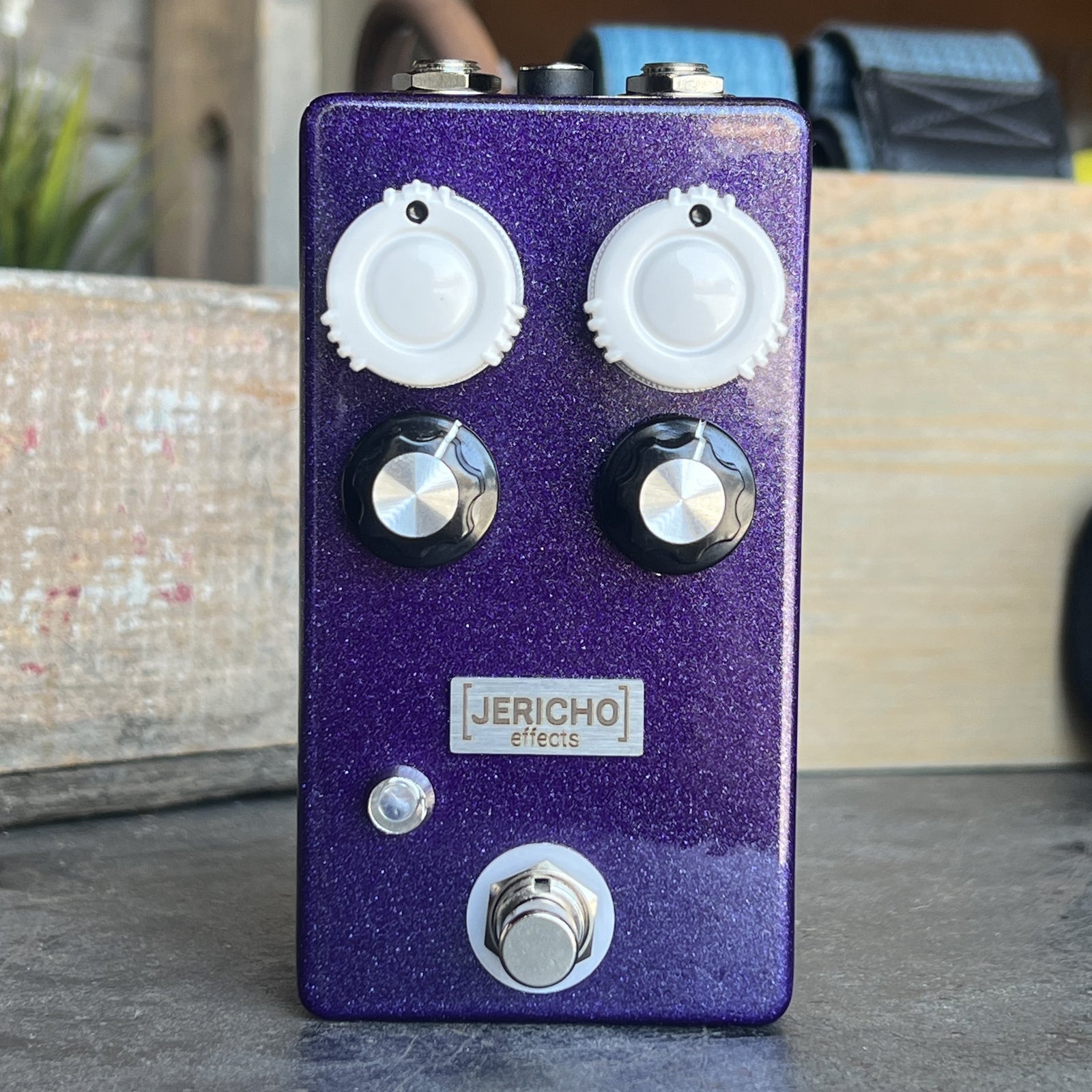 Jericho Effects Hand-Wired Fuzz Pedal | Silicon BC549