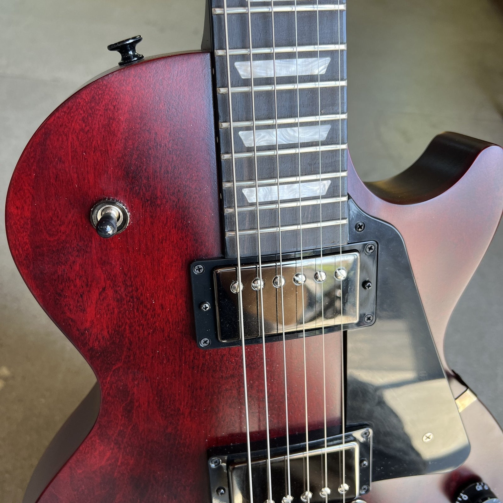 2023 Gibson Les Paul Modern Studio - Wine Red Satin
