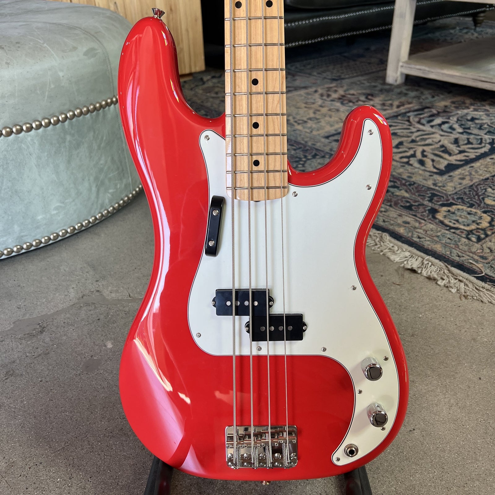 Fender Made in Japan (MIJ) Limited International Color Precision Bass – Morocco Red (2023)